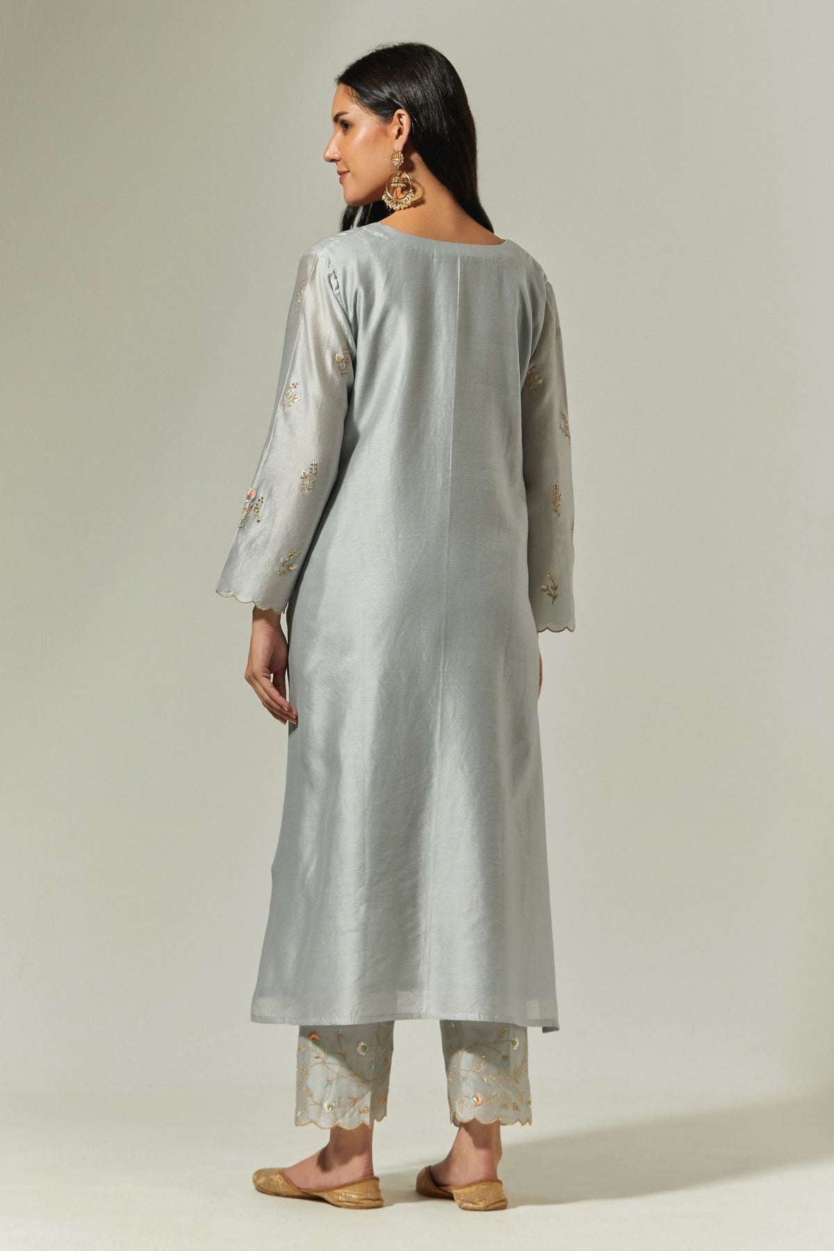 Grey Silk Chanderi Hand Embroidered Kurta With Plackett