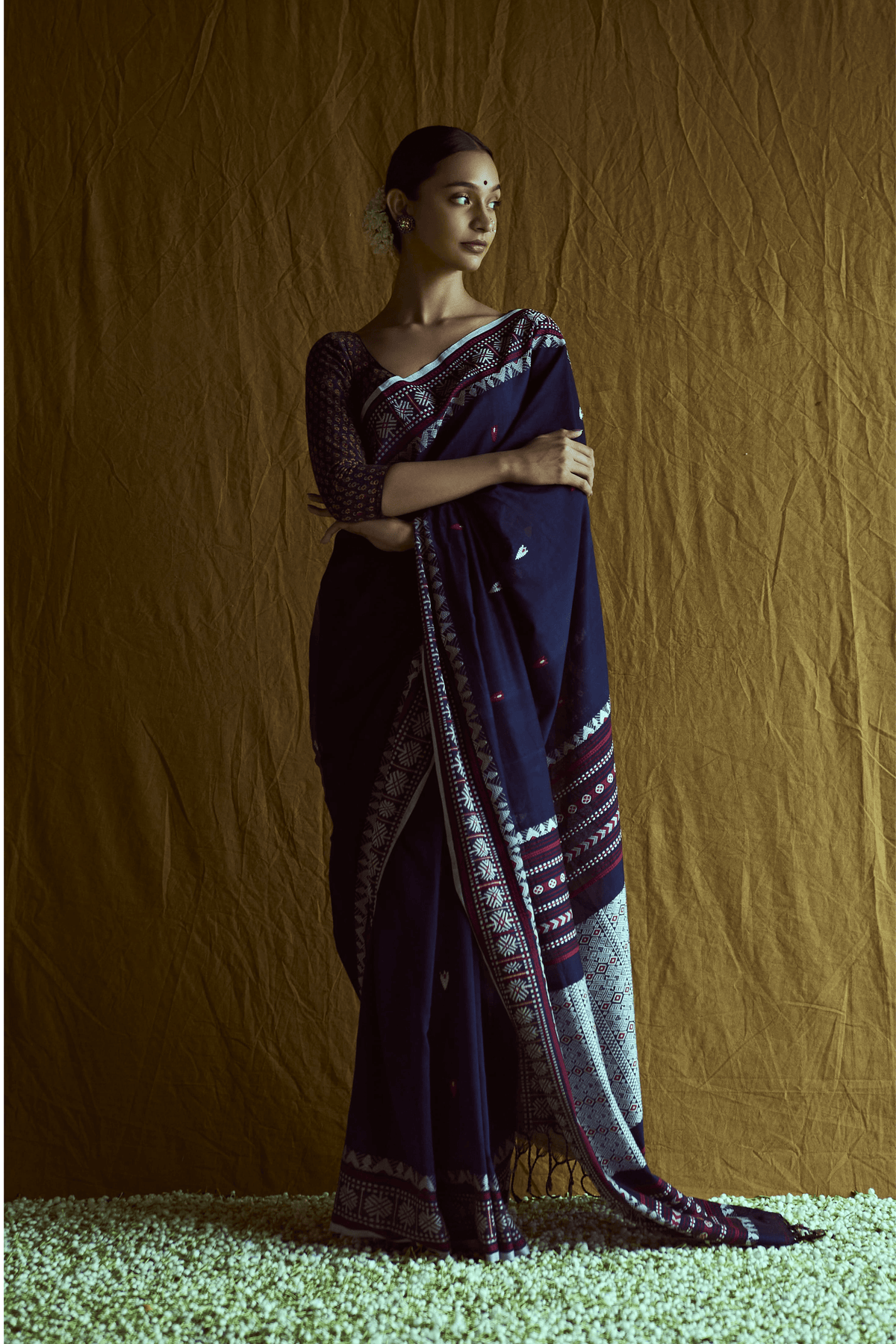 Handwoven Cotton Saree With Grey And Red Border