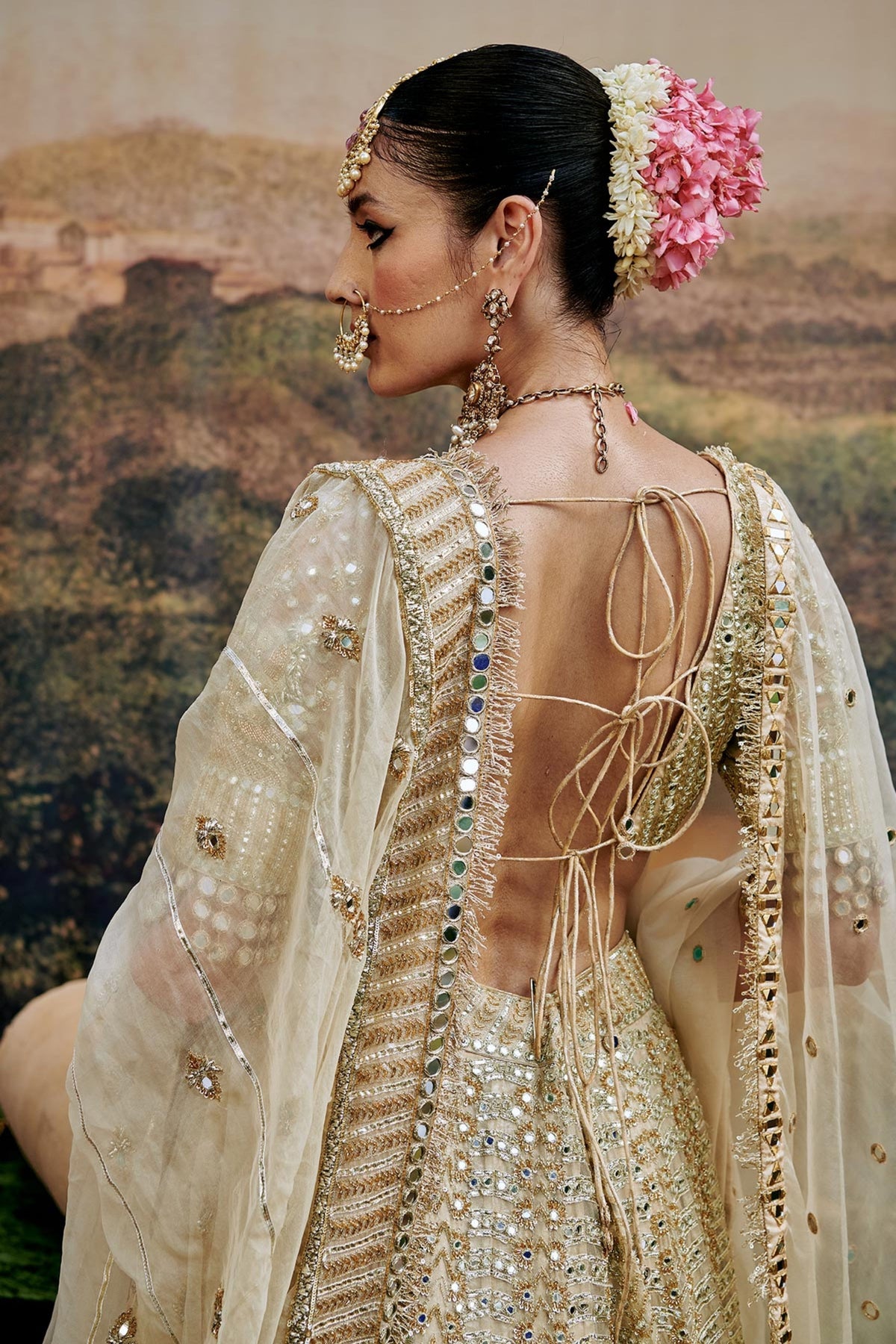 Shvet Afsana Lehenga Set