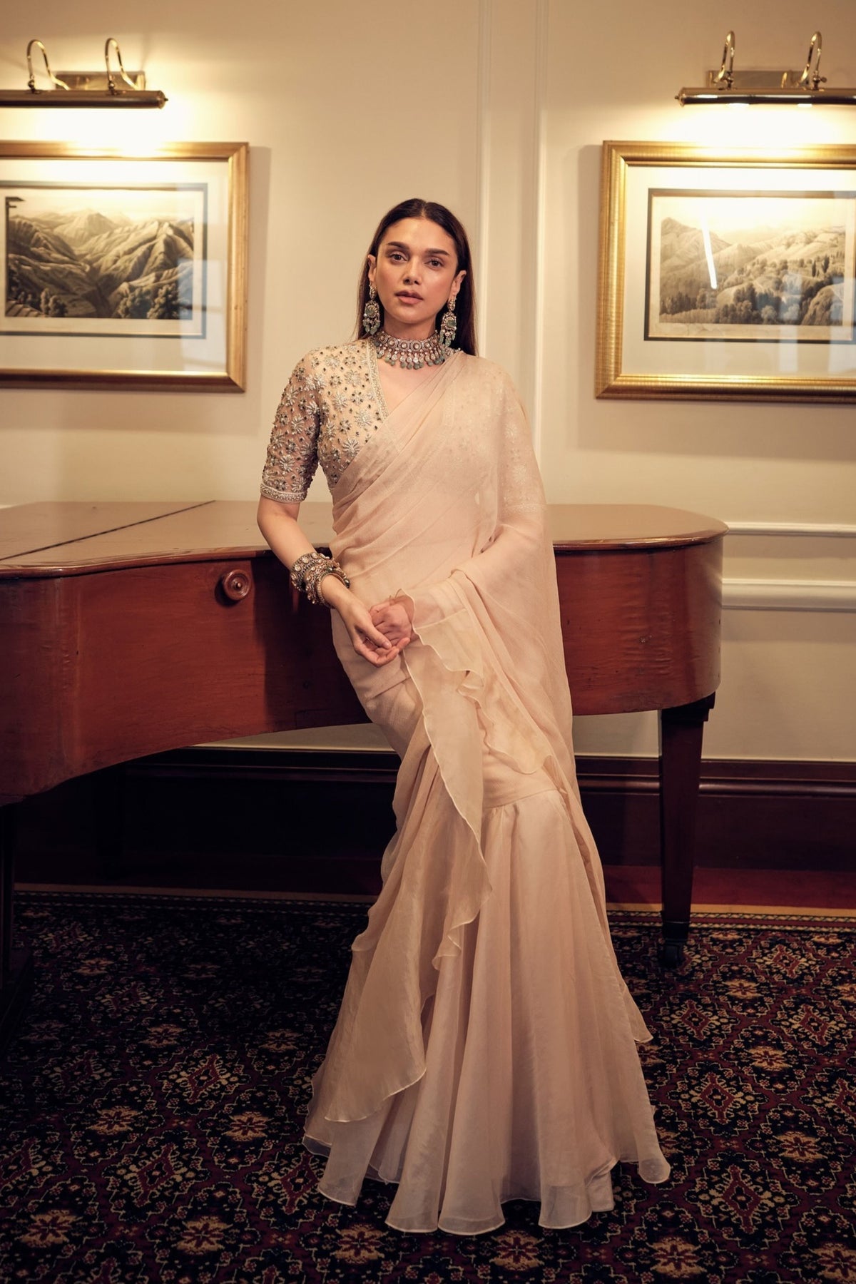 Aditi Rao Hydari in Ridhi Mehra