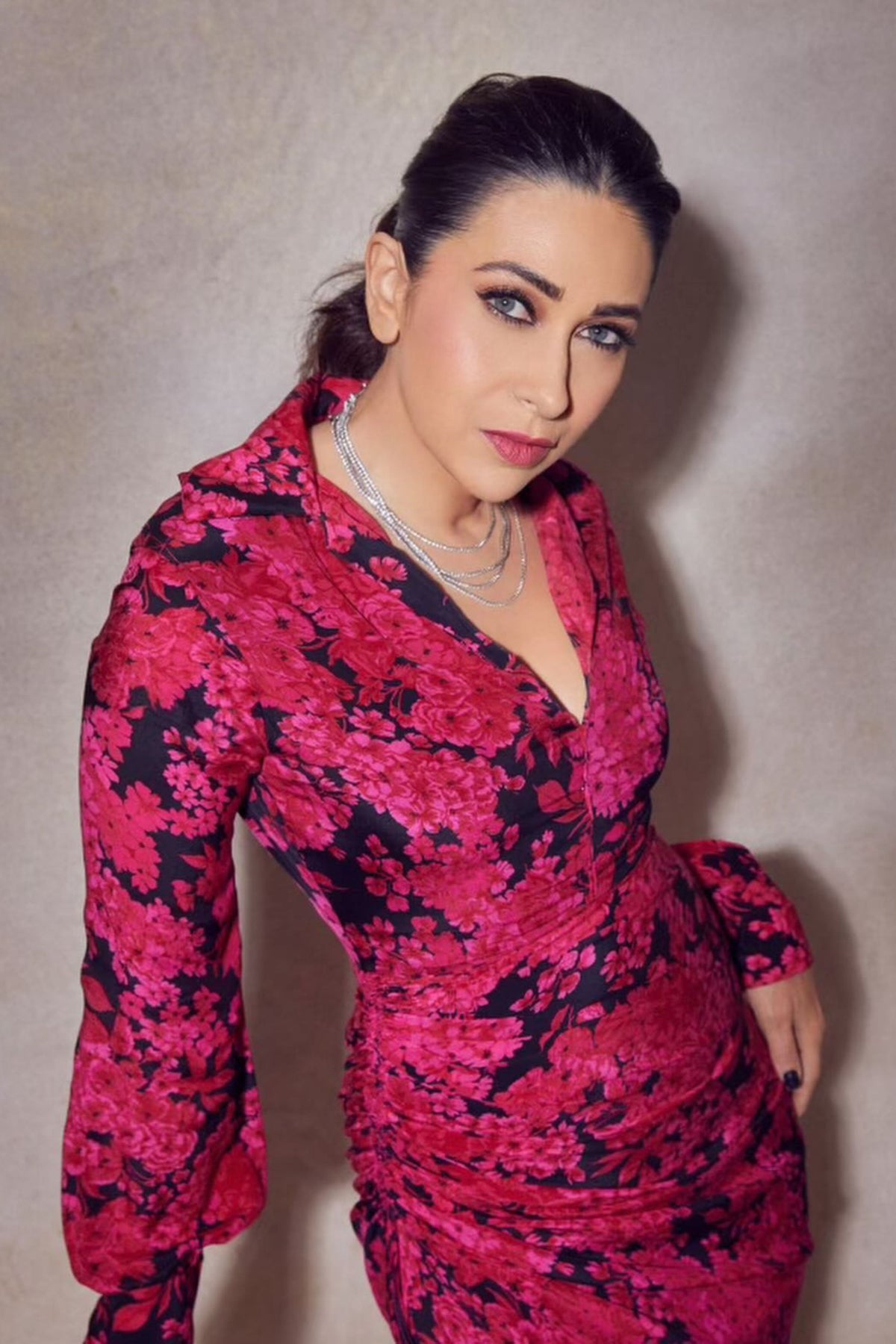 Karishma Kapoor in Reik