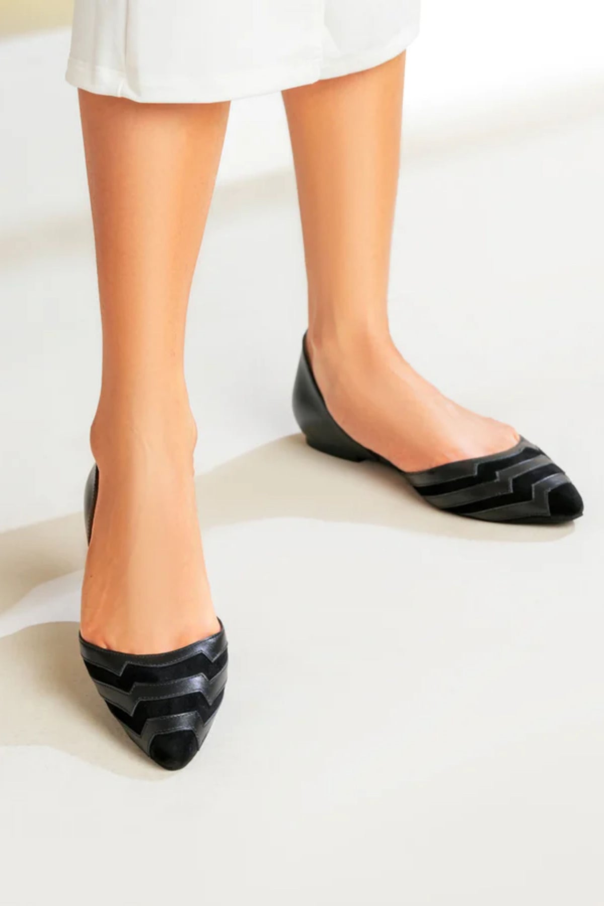 Carole Flats in Black