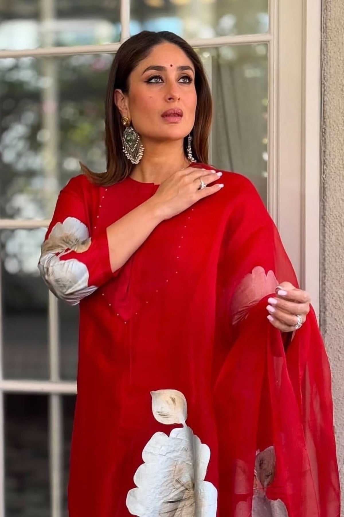 Kareena Kapoor in Devnaagri