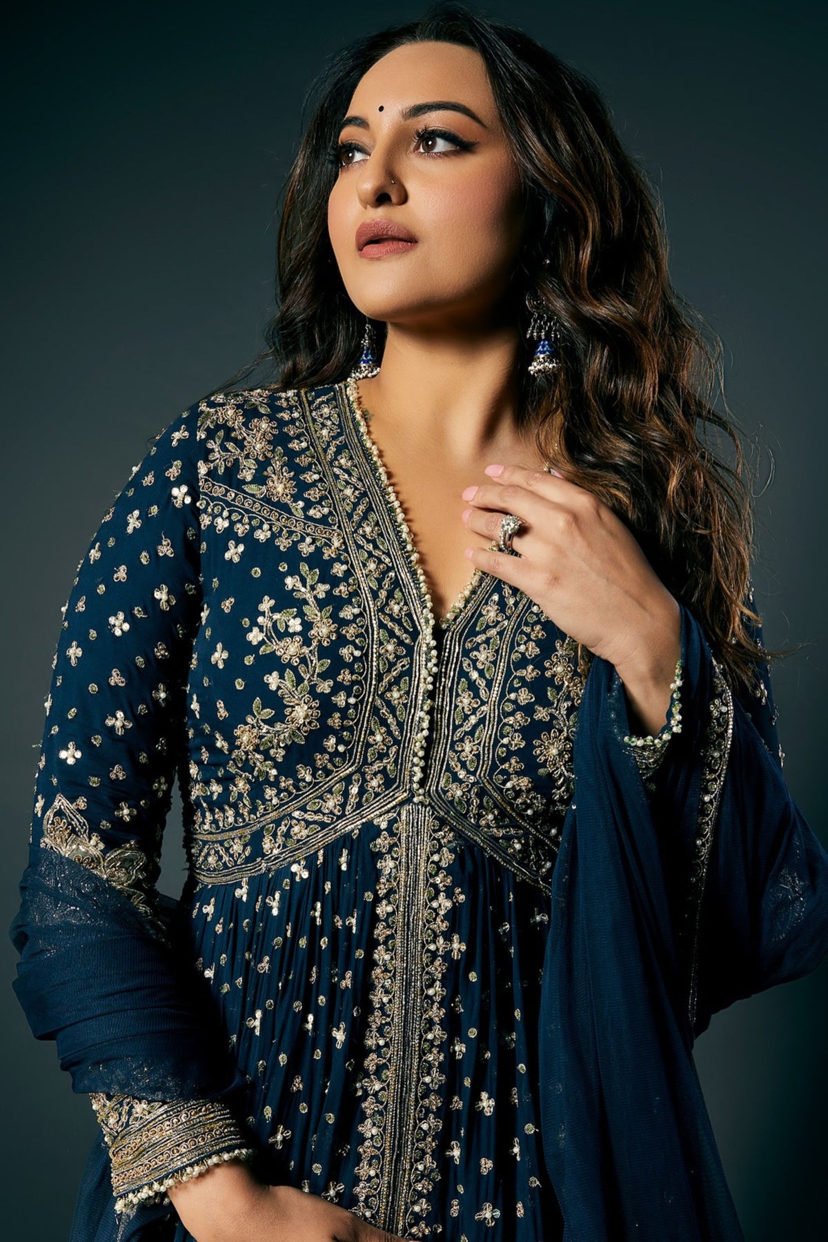 Sonakshi Sinha in Ridhi Mehra