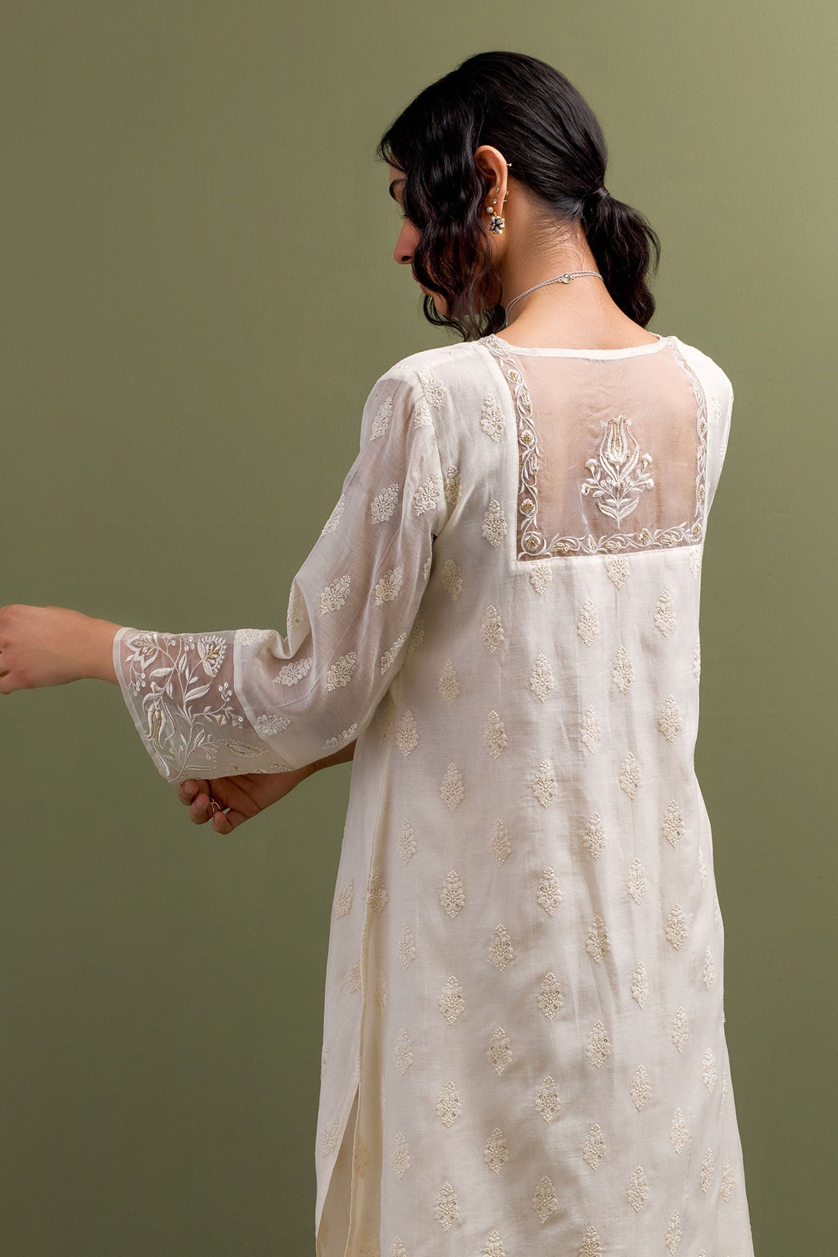 Ivory V Scalloped Neck Kurta Set