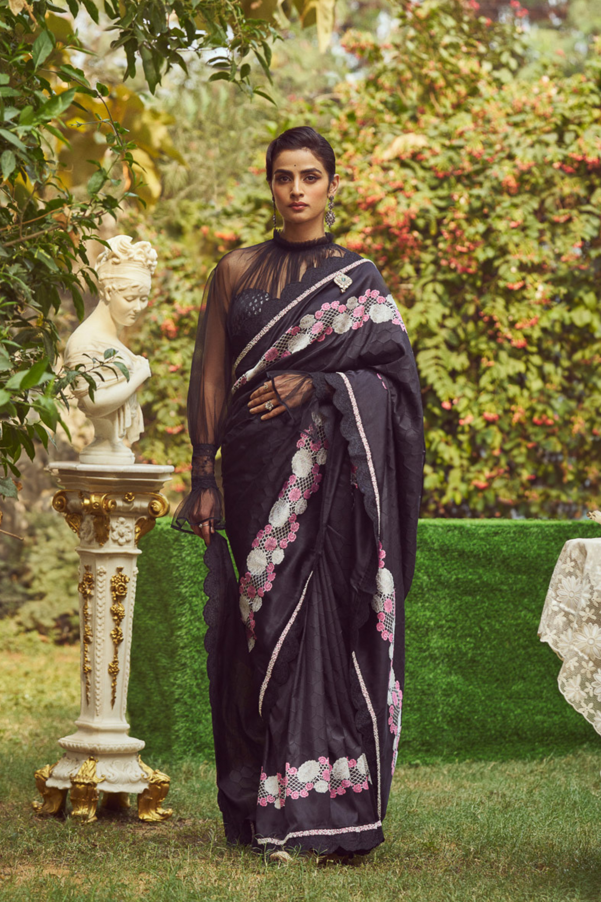 Black Meenakari Zari Handloom Sari