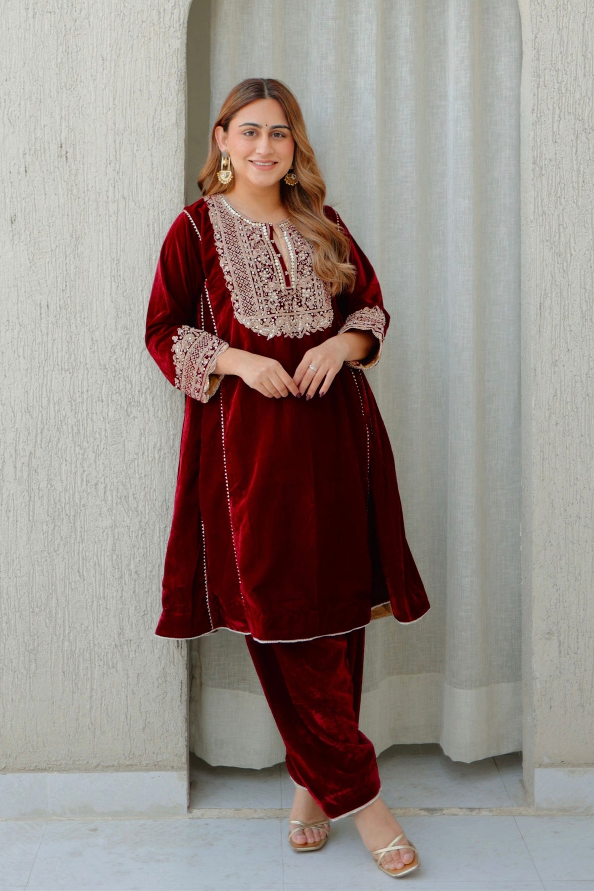 Nisreen Short Maroon Kurta Set