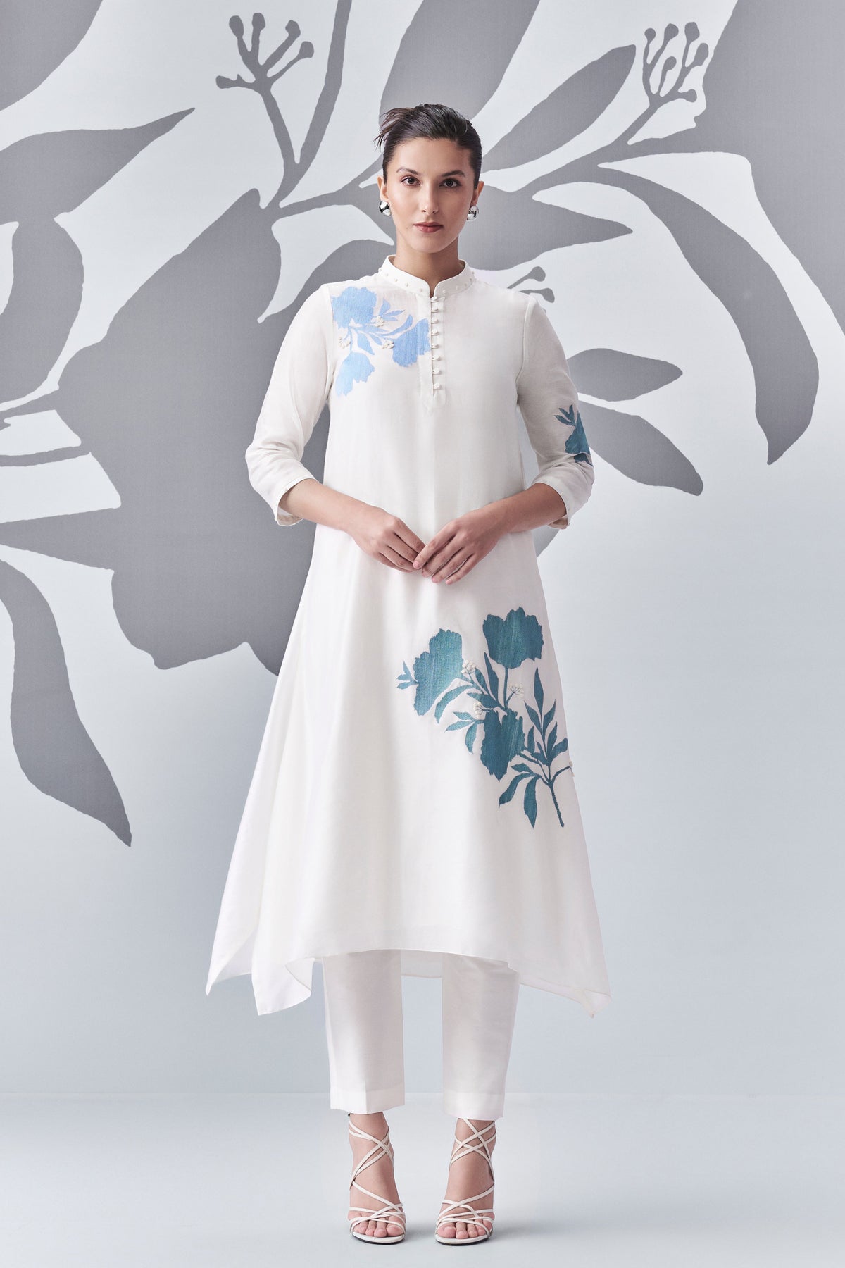 Memento Trapezium Kurta Set In Ivory