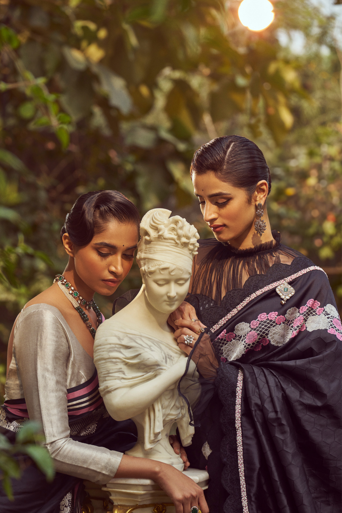 Black Meenakari Zari Handloom Sari