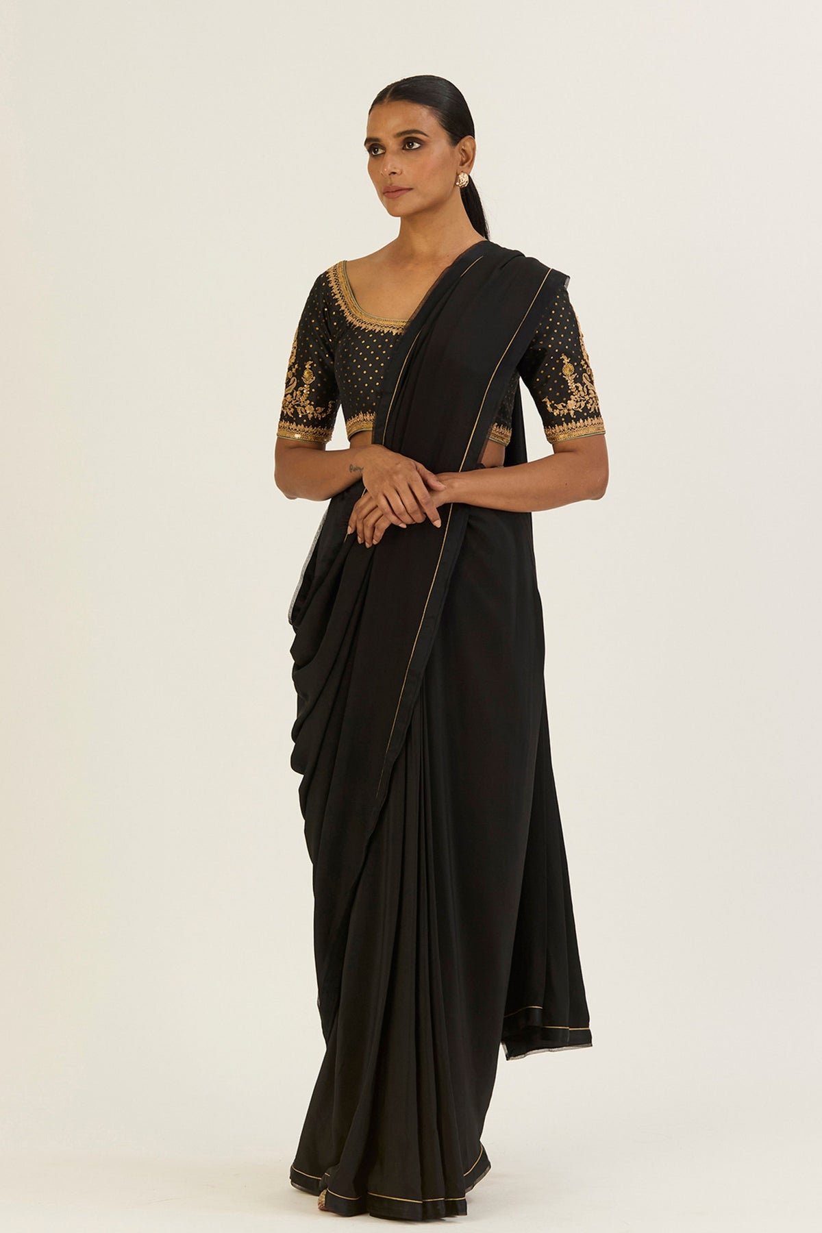 Nivedita Saree