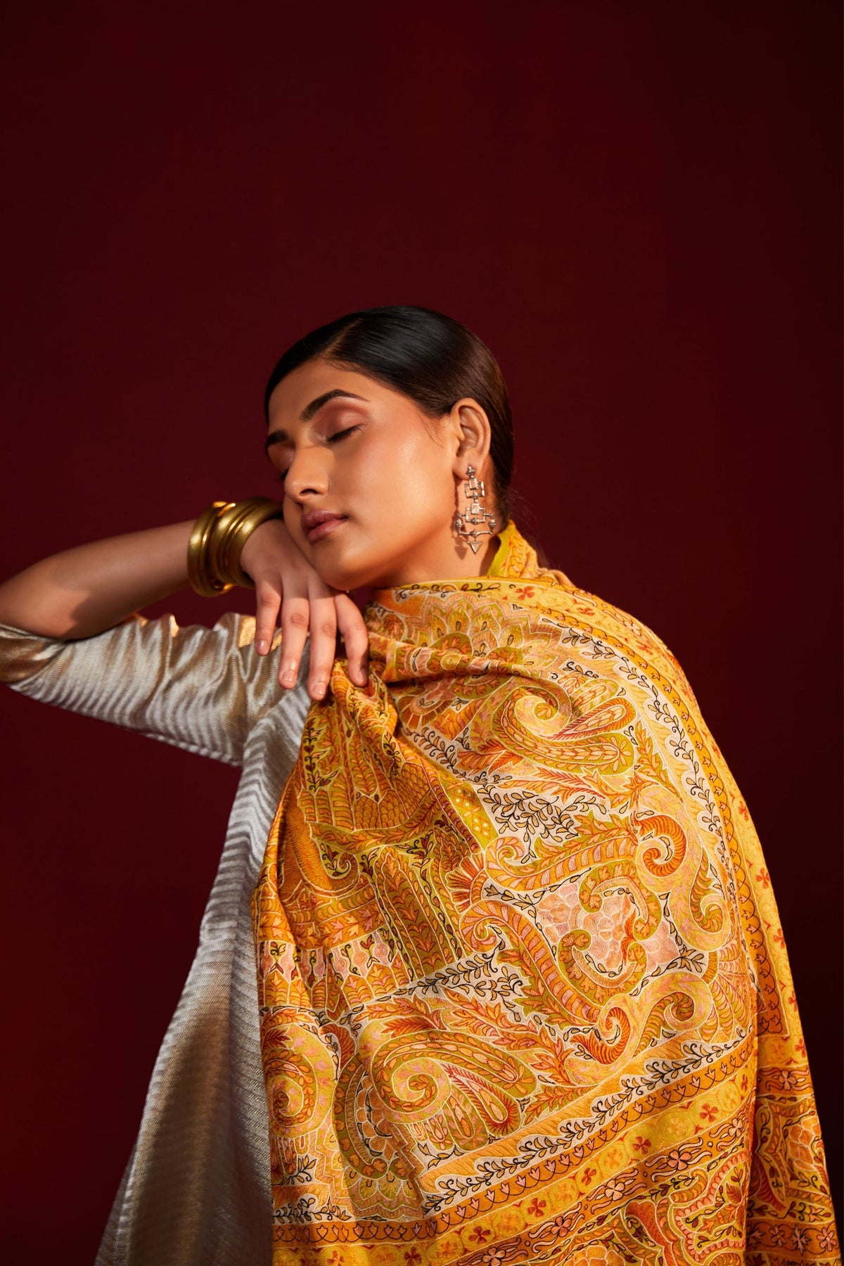 Kashmir in a Multicolour Shawl