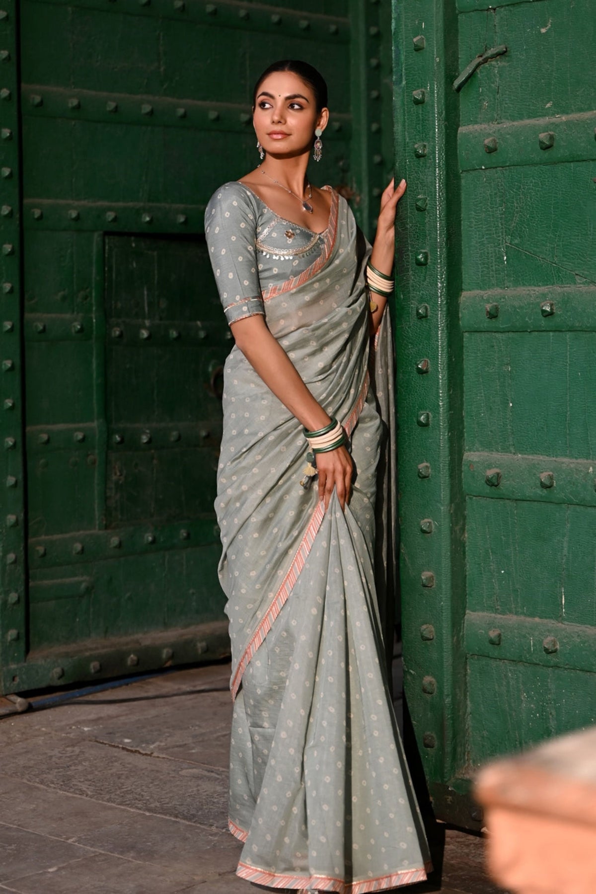 Sunehri Saree