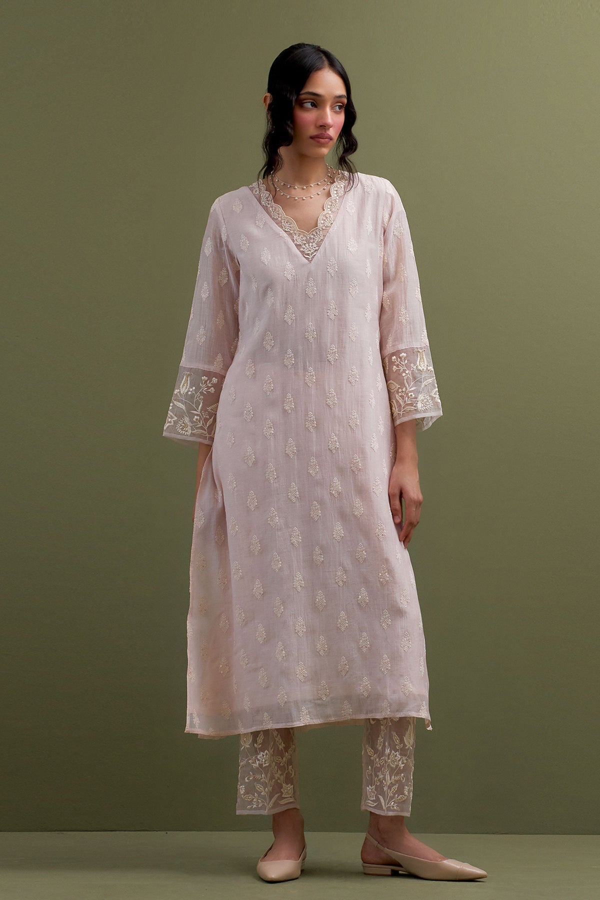 Pink V Scalloped Neck Kurta Set