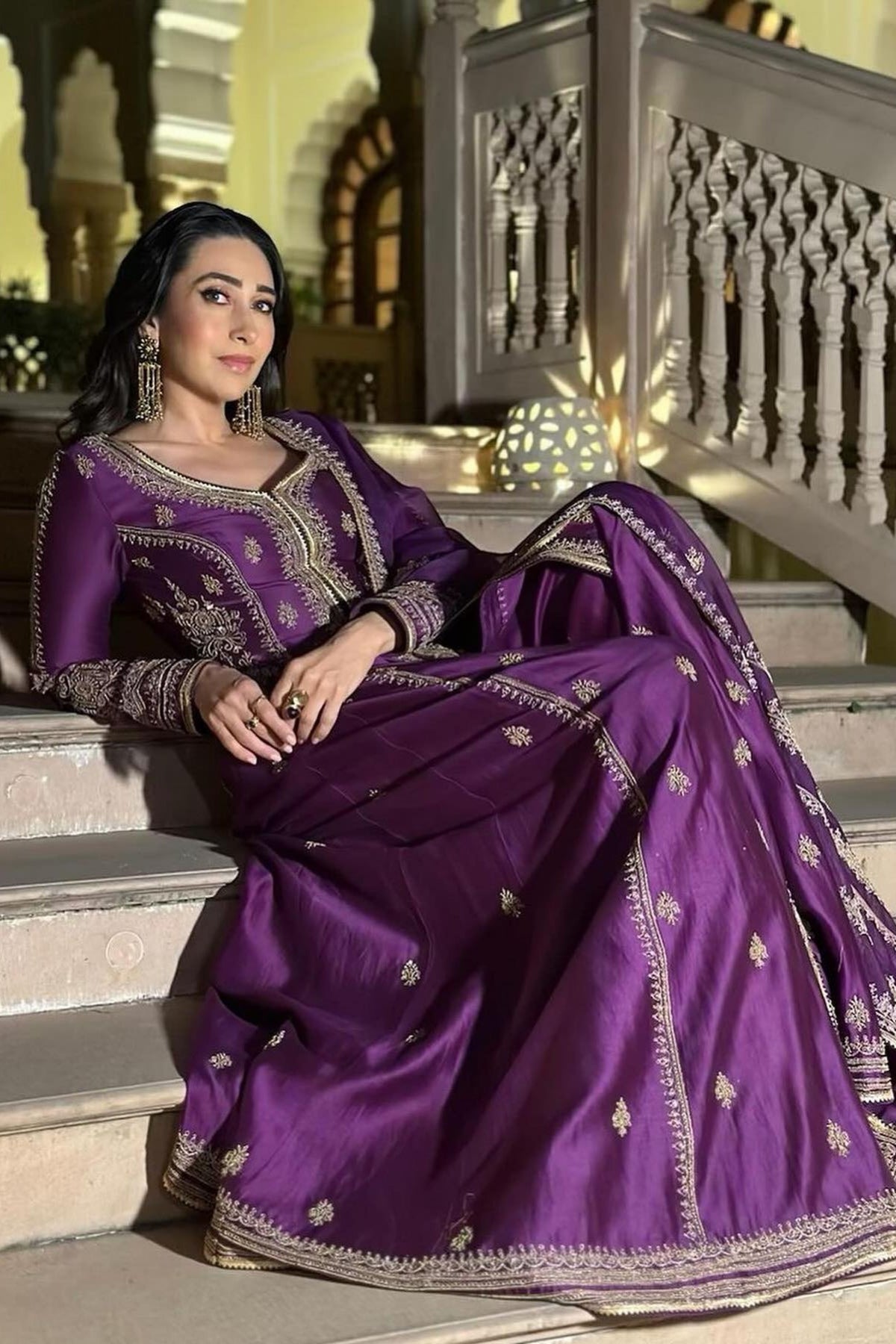 Karisma Kapoor in Jigar Mali