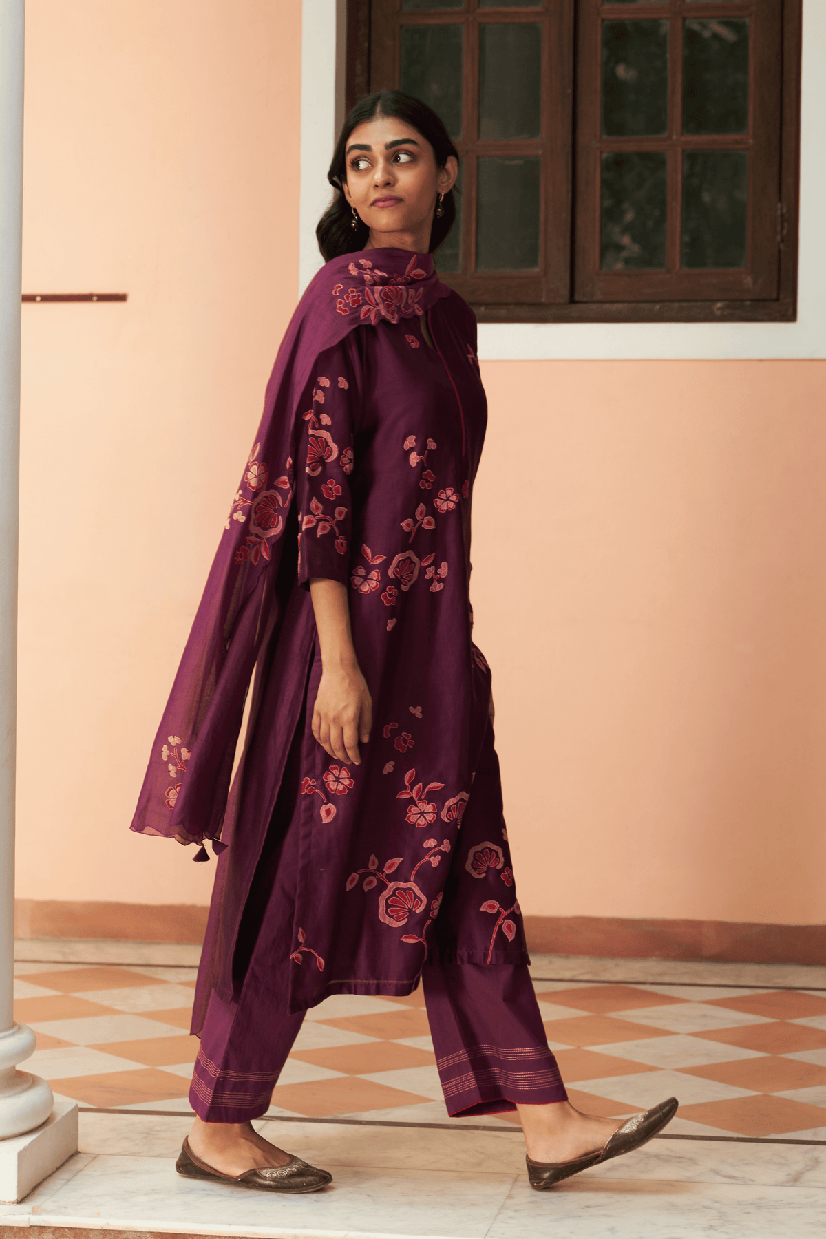 Amethyst Floral Embroidered Kurta Set