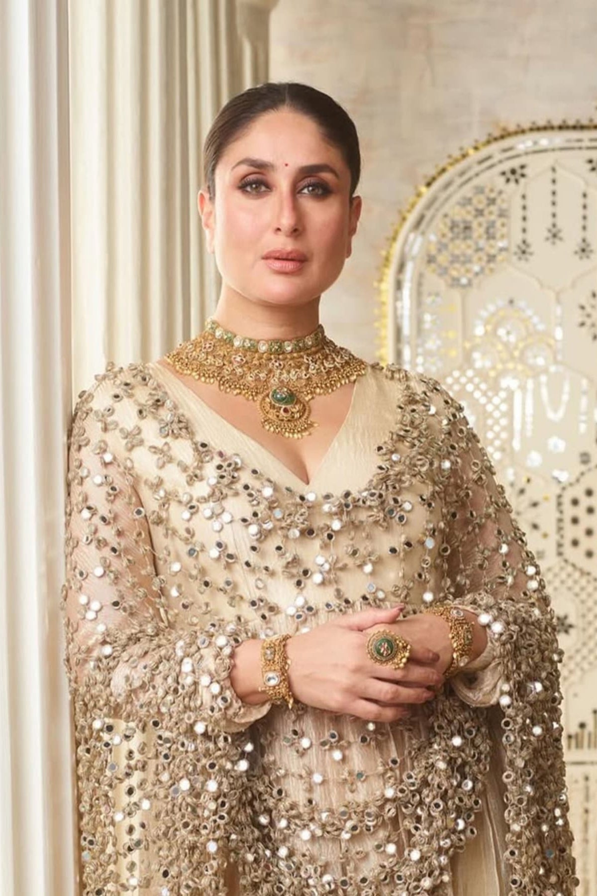 Kareena Kapoor Khan in Itrh