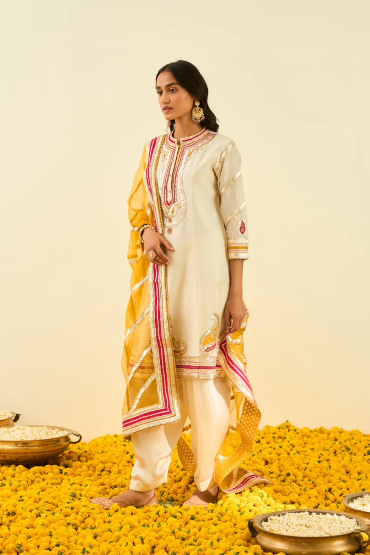 Sadiyah daisy ivory kurta set