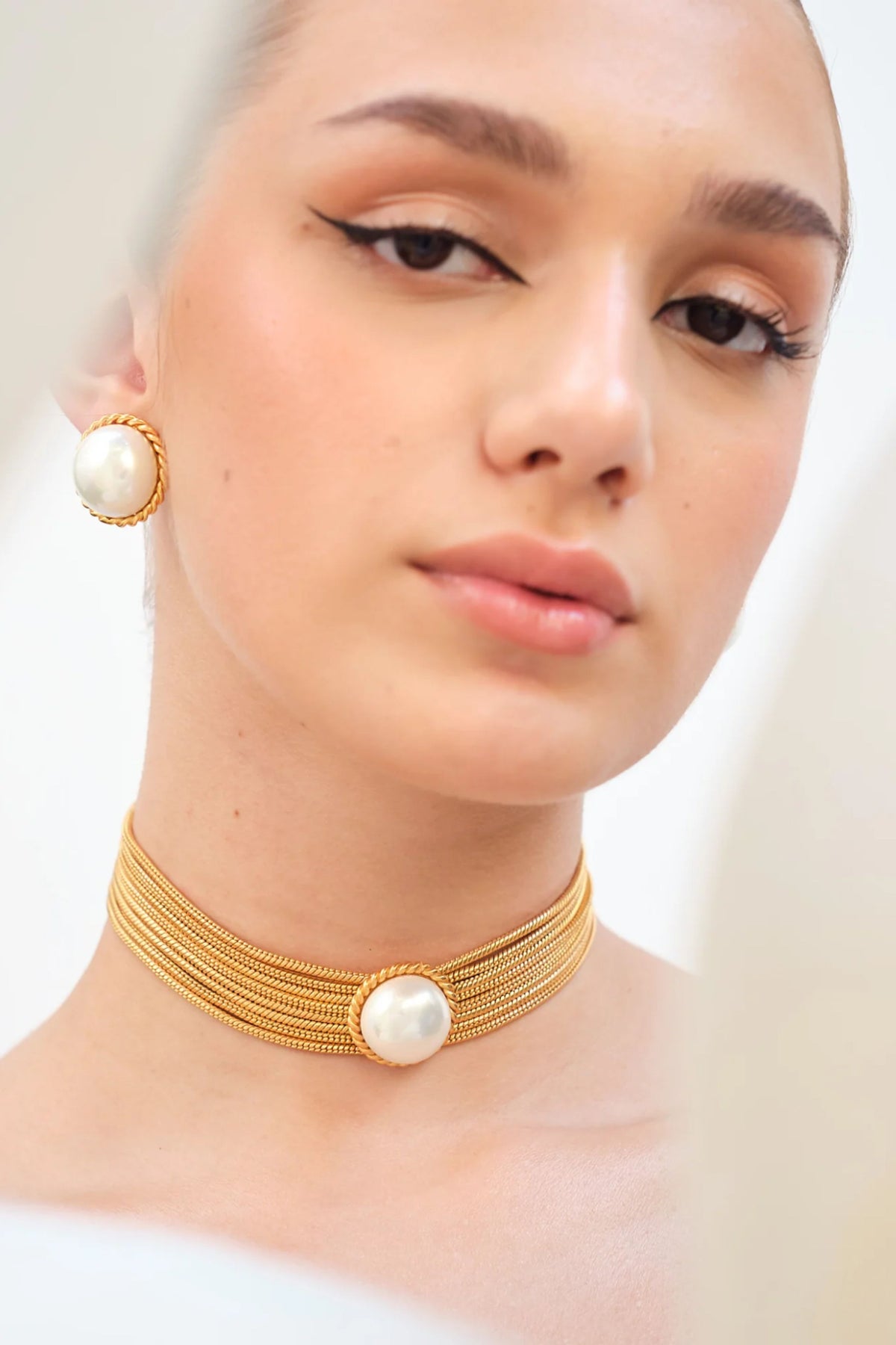 White Senora Choker Necklace