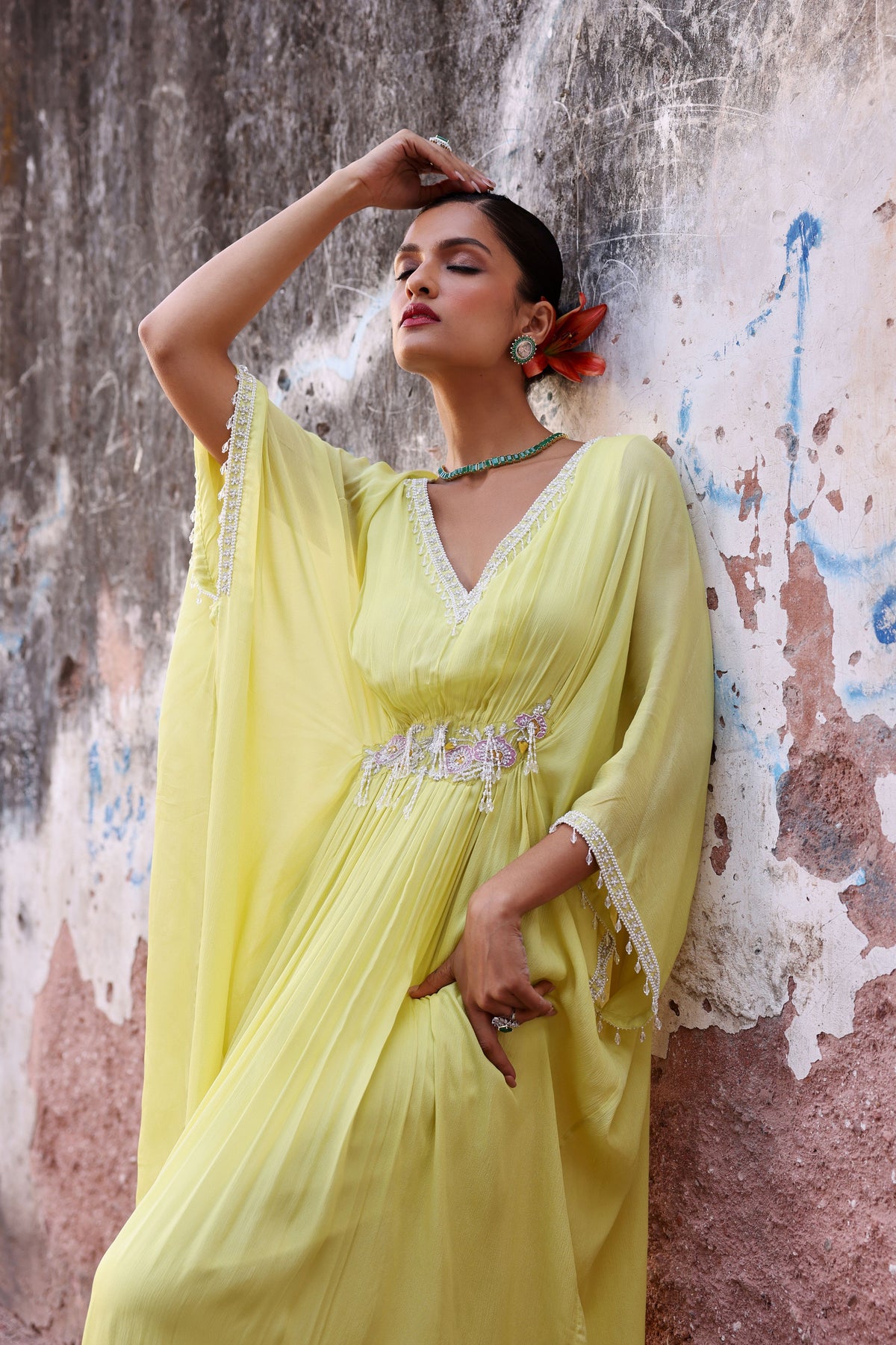 Manat Kaftan in Neon Green