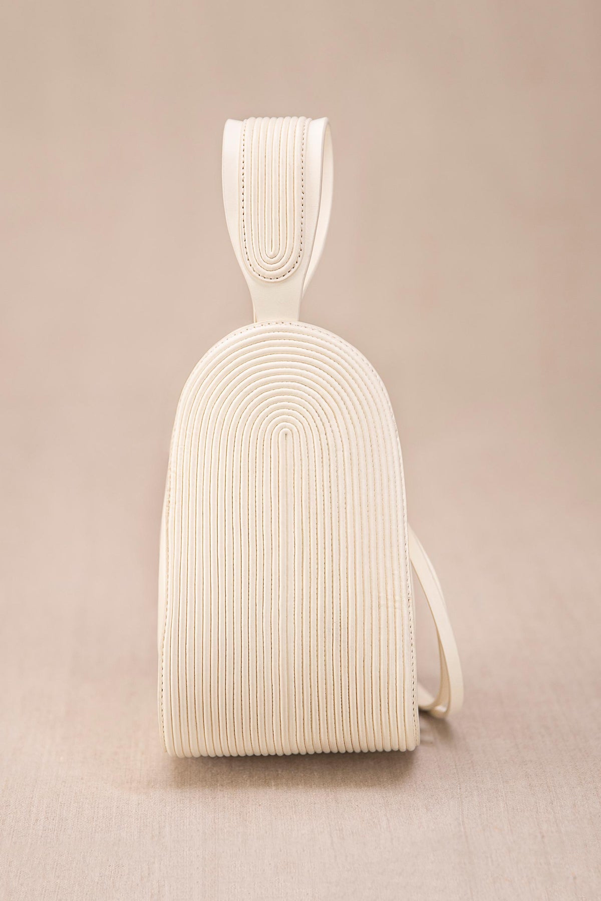 Ivory n��sara bucket bag