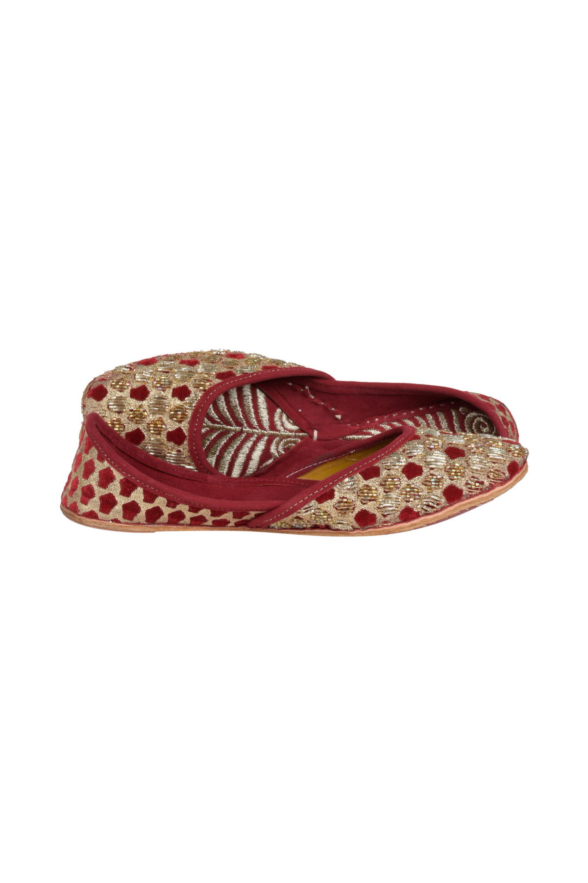 Red velvet embroidered jutti