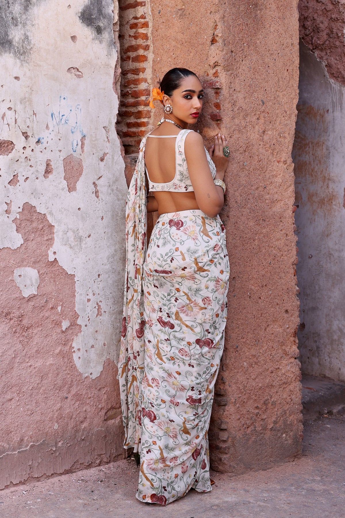 Tanishka Ivory Printed Pre-Stitched Saree