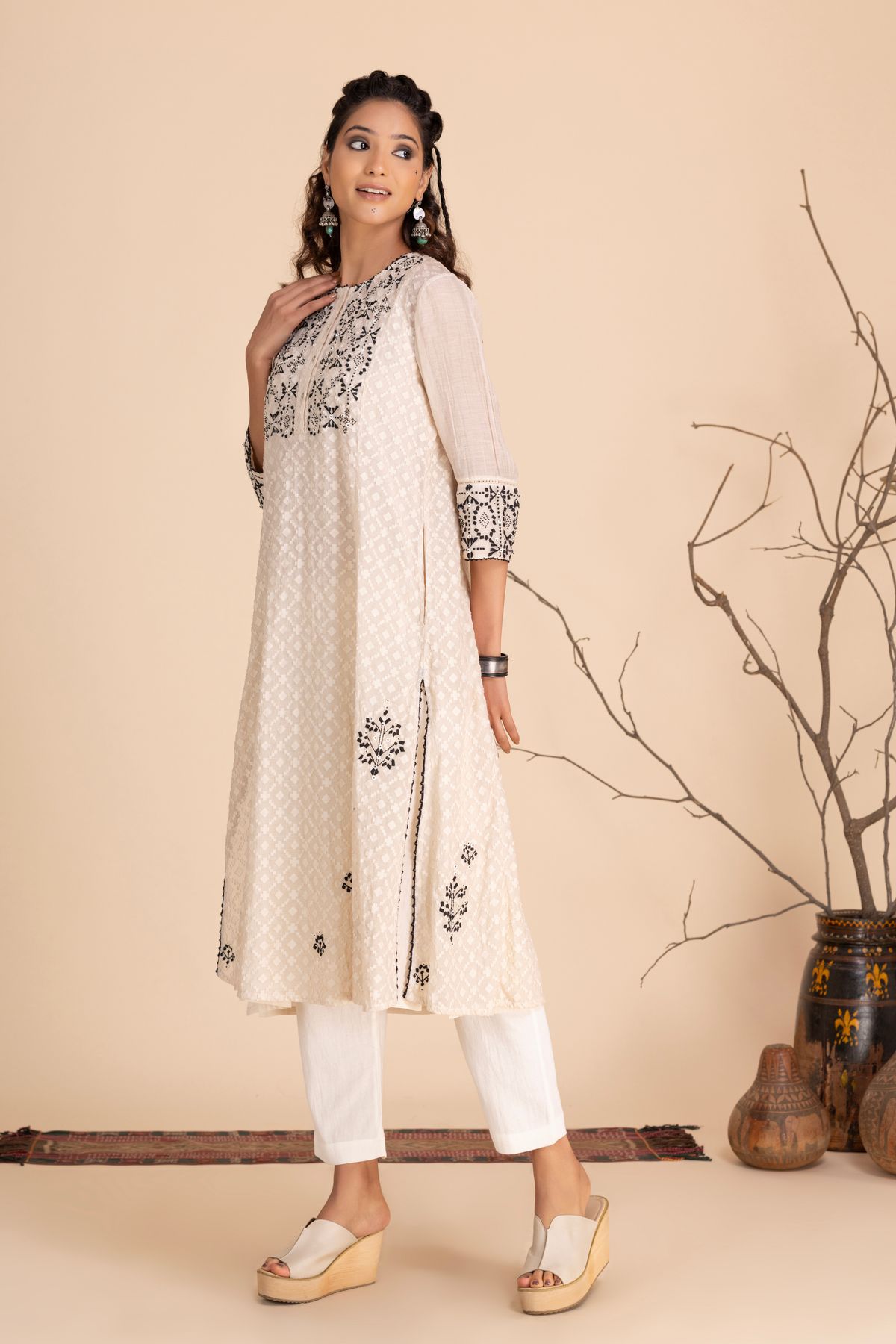 Hooghan White Tunic Set