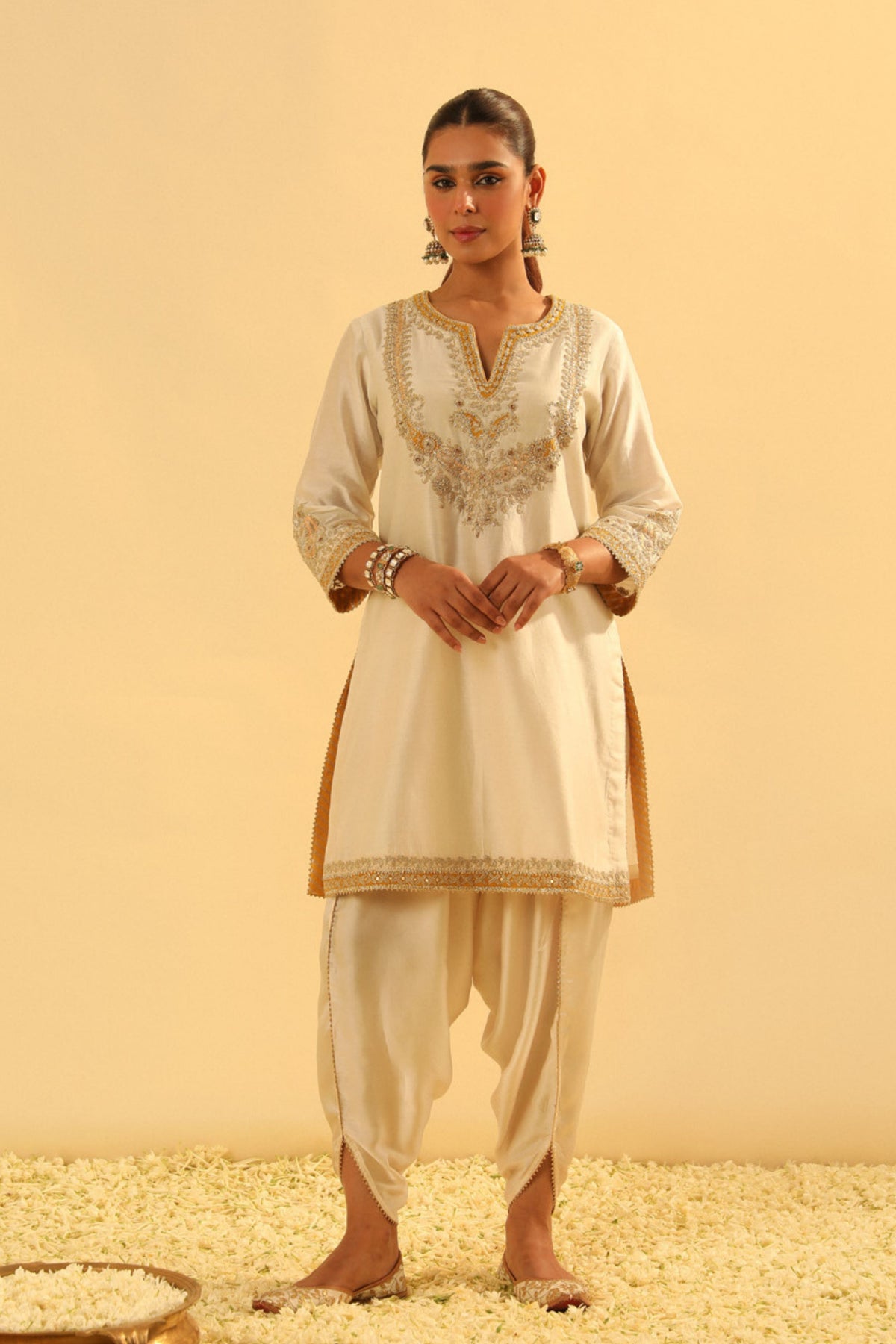 Aashna - Short Ivory Kurta With Dhoti