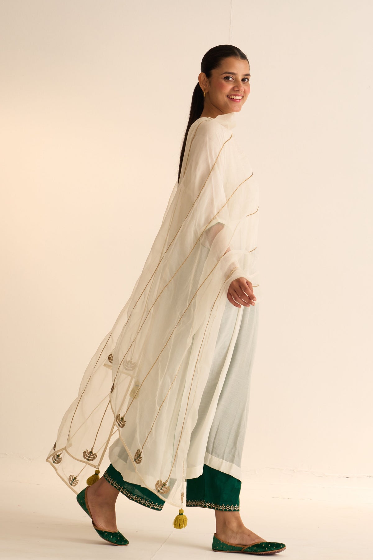 Inaaya Ivory Kurta Set