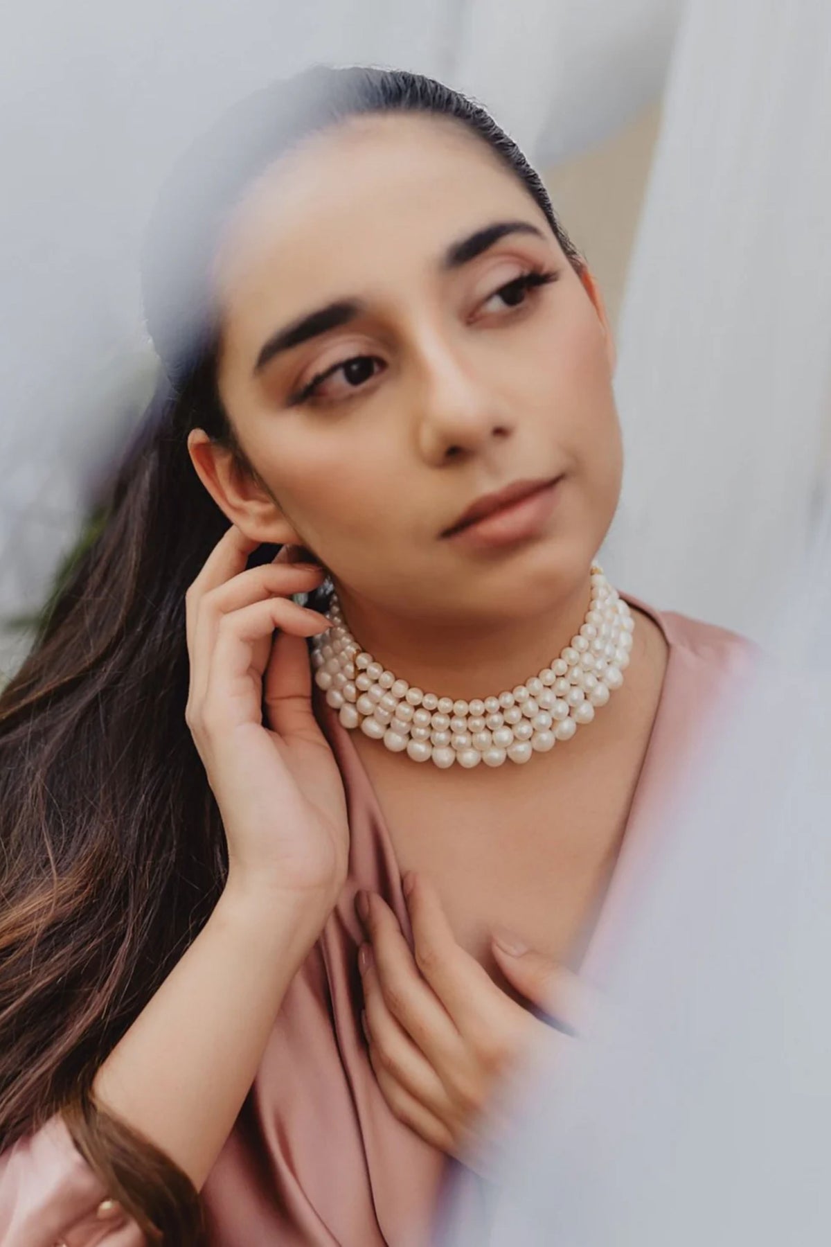 White Classic Natural Choker Necklace