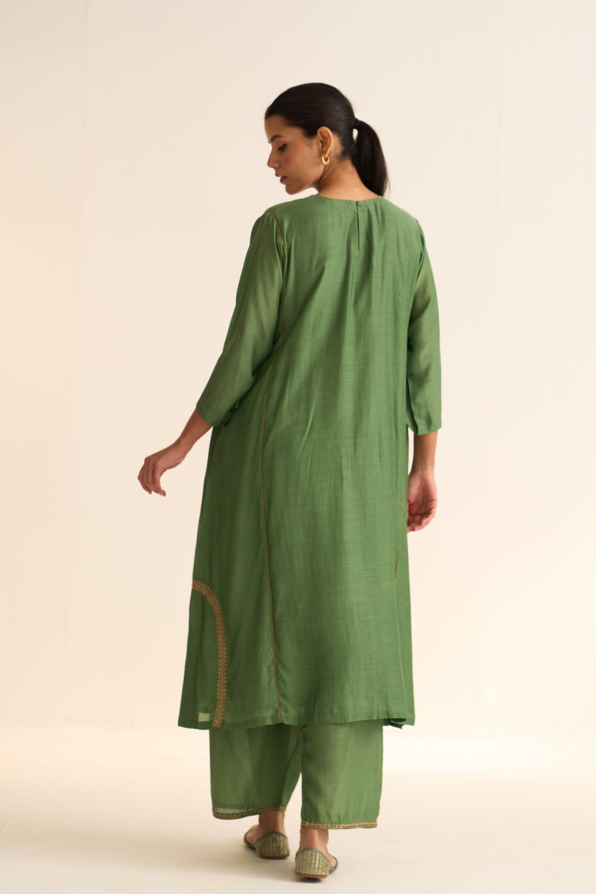 Mridini Sage Green Kurta Set