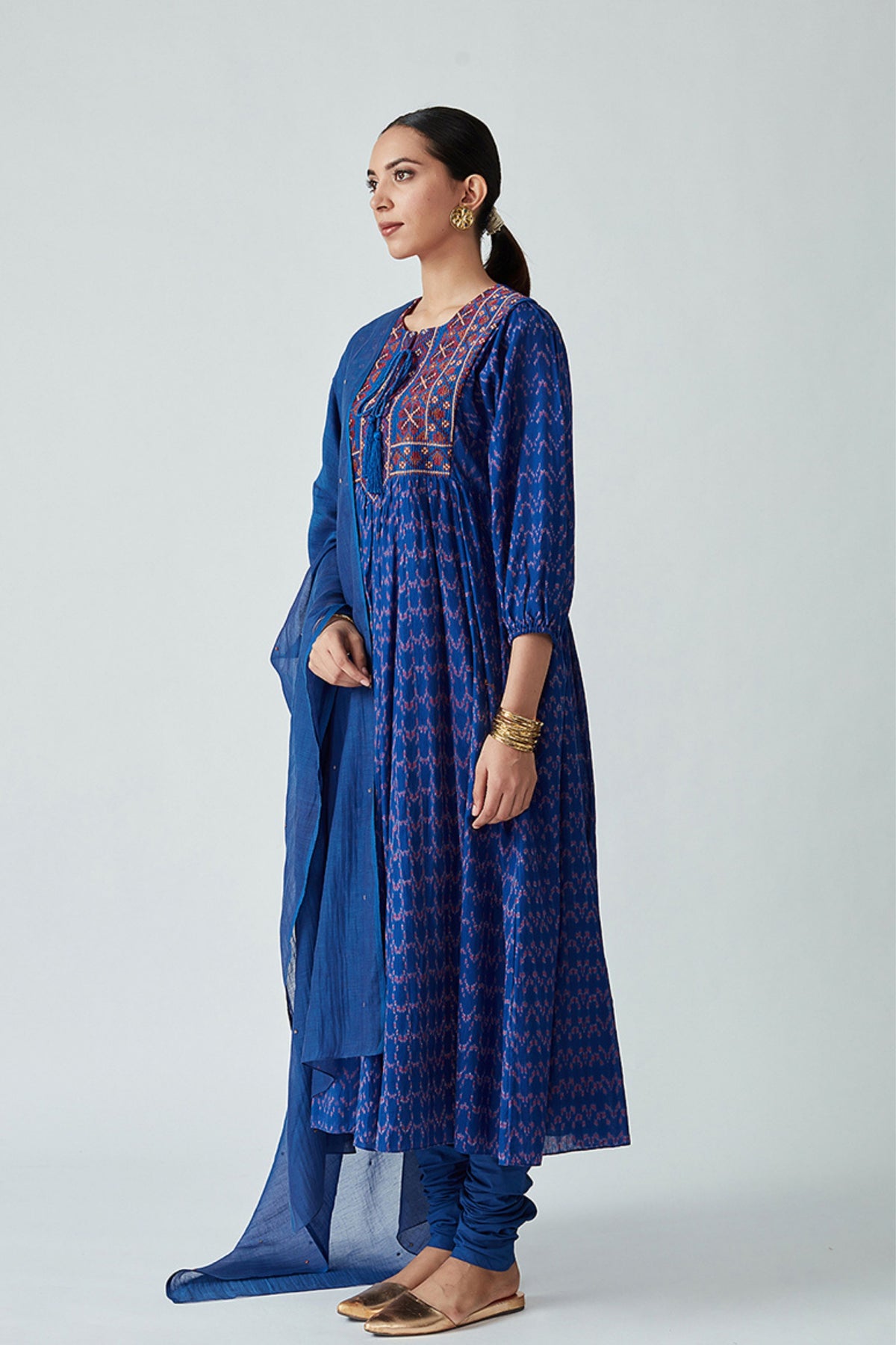 Hesperi Handloom Ikat Kurta Set