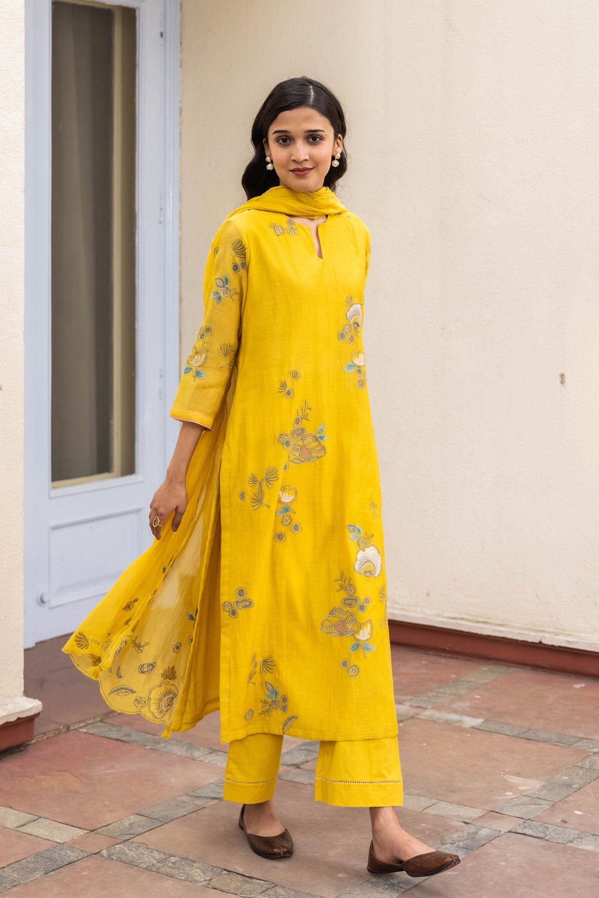 Rue Floral Applique Kurta Set