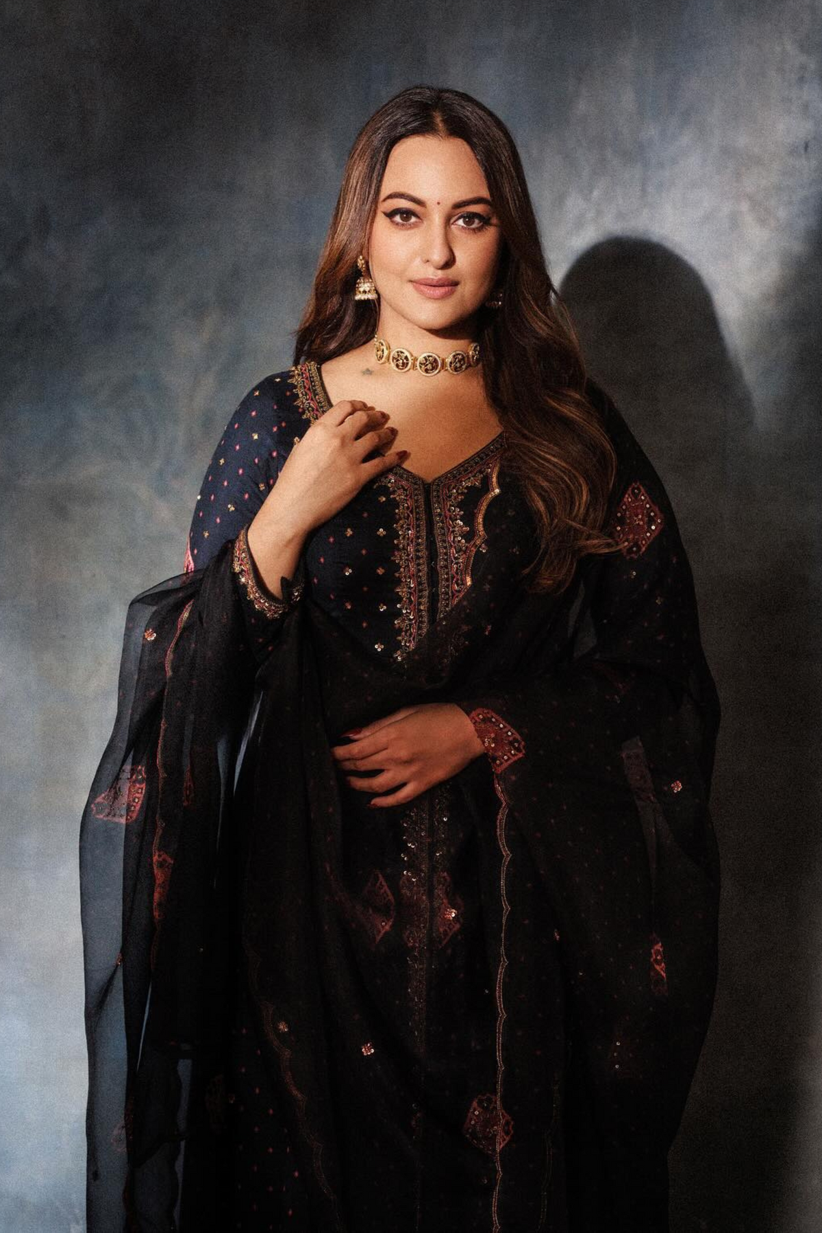 Sonakshi Sinha in Jigar Mali