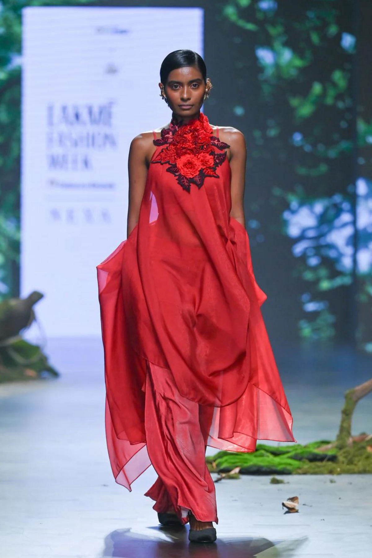 Red Drape Set With Corsages