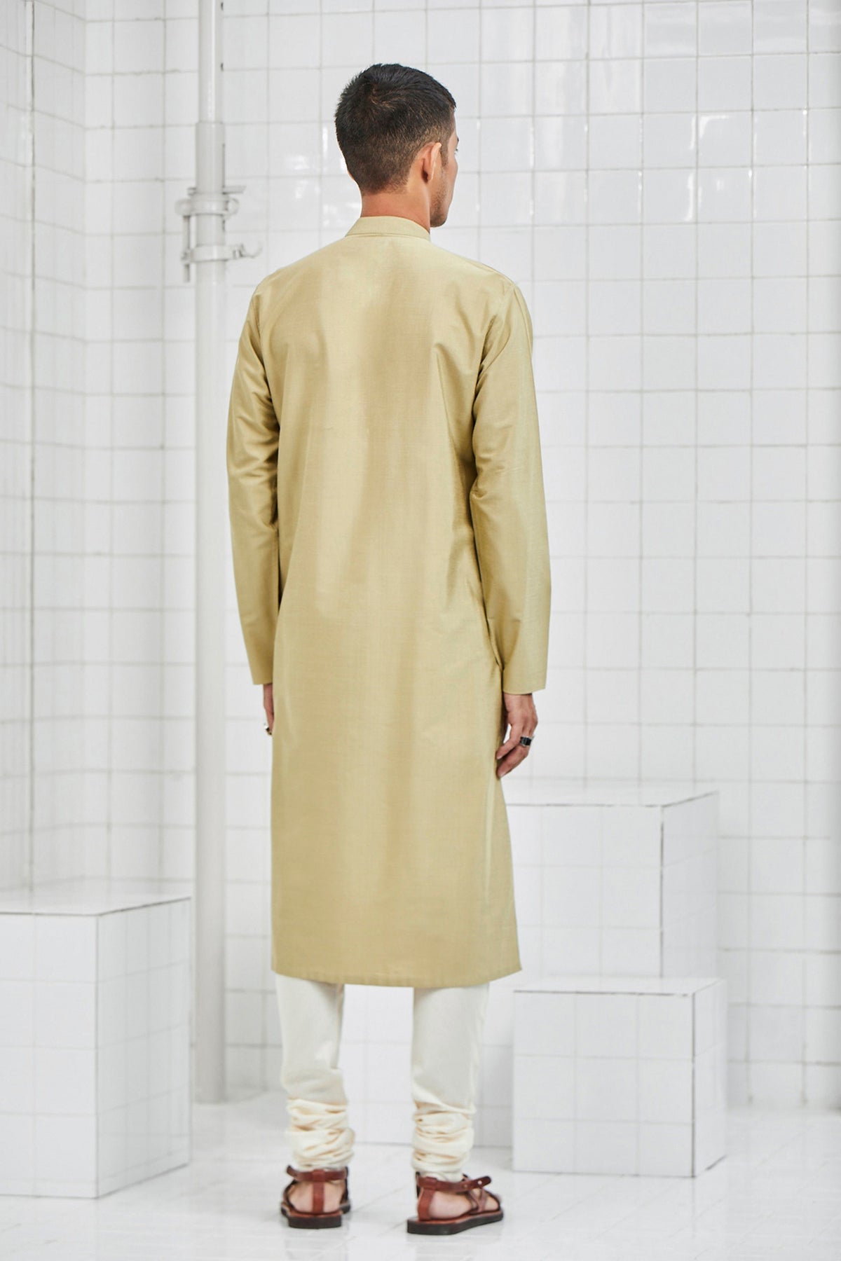 Khinsar Pintuck Kurta Set