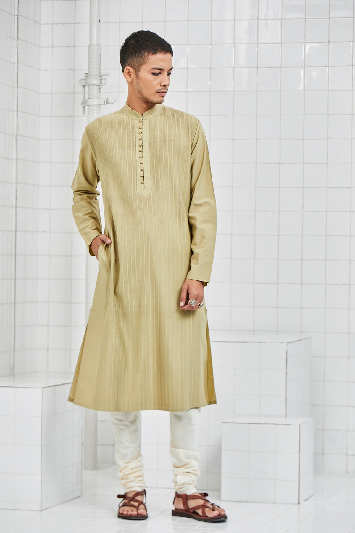 Khinsar Pintuck Kurta Set