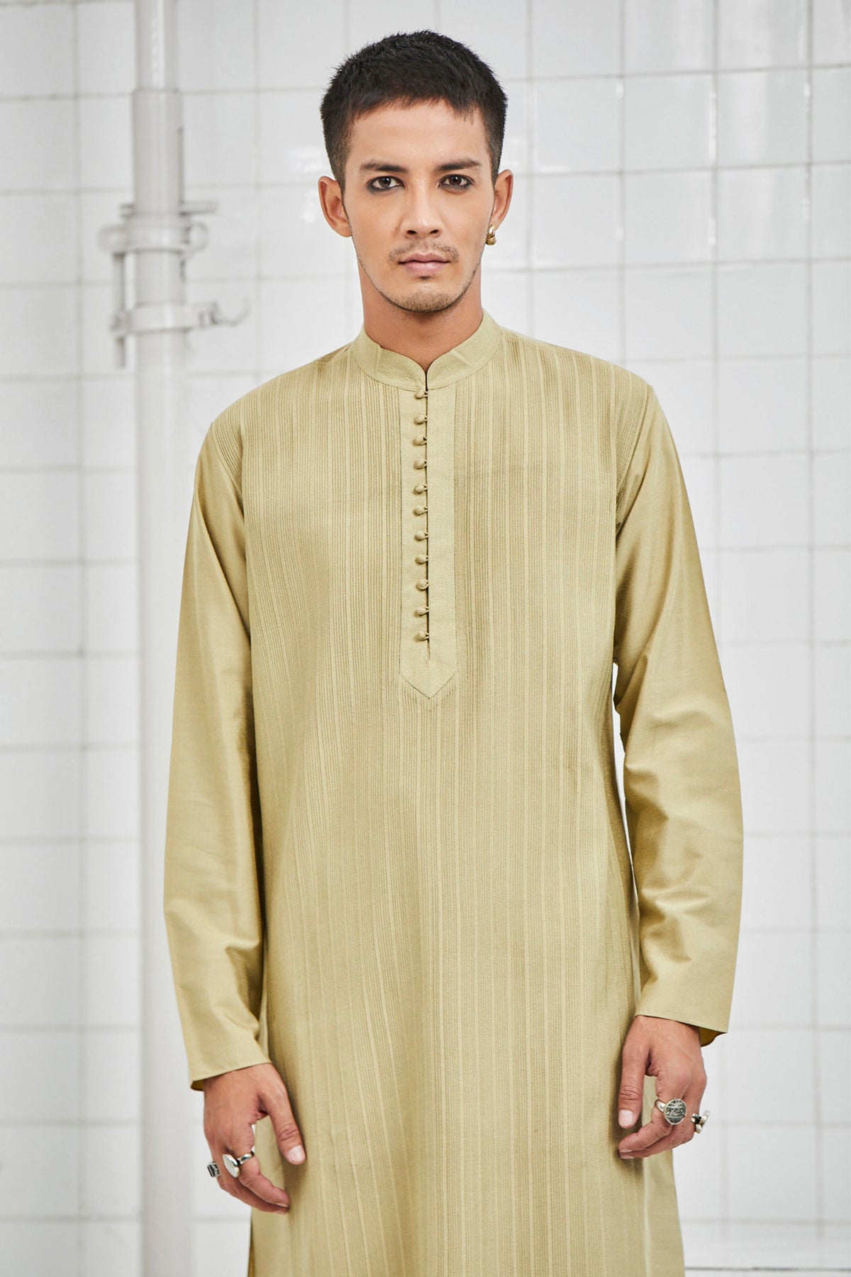 Khinsar Pintuck Kurta Set