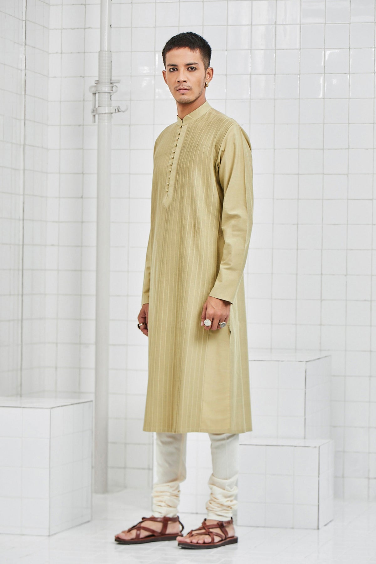 Khinsar Pintuck Kurta Set