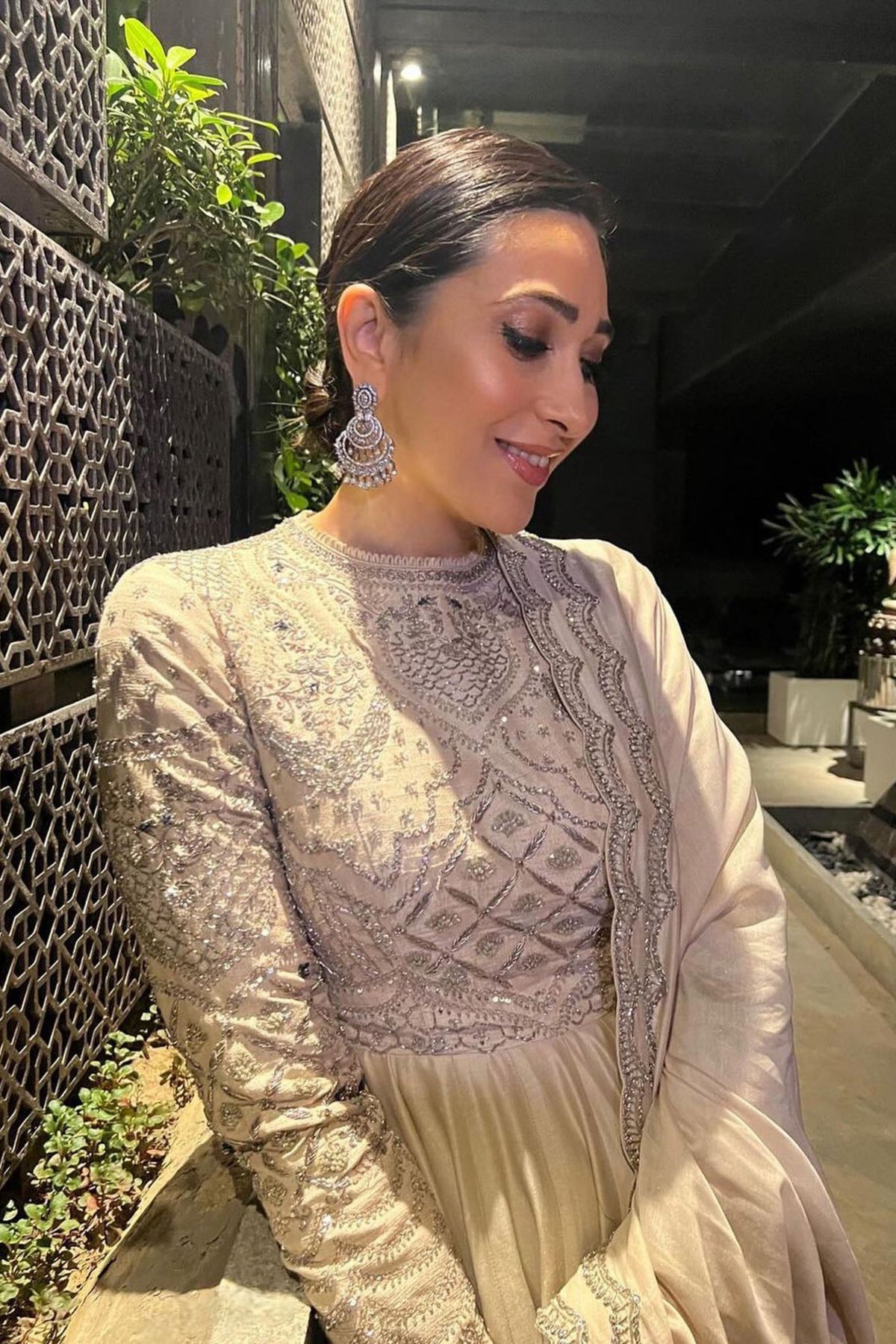 Karisma Kapoor in Jayanti Reddy