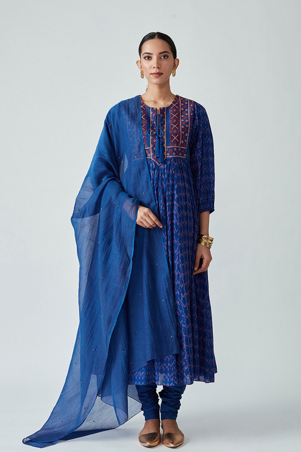 Hesperi Handloom Ikat Kurta Set