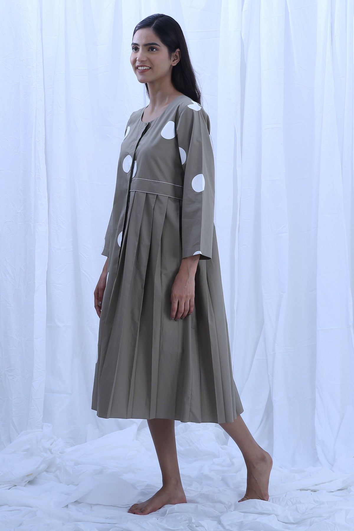 Earthy Grayish  Round Neck Pleated Dress