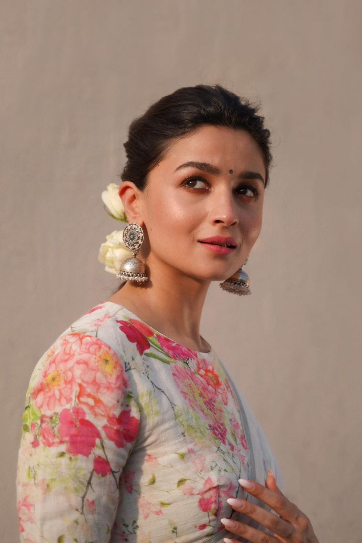 Gorgeous Alia Bhatt in Earring