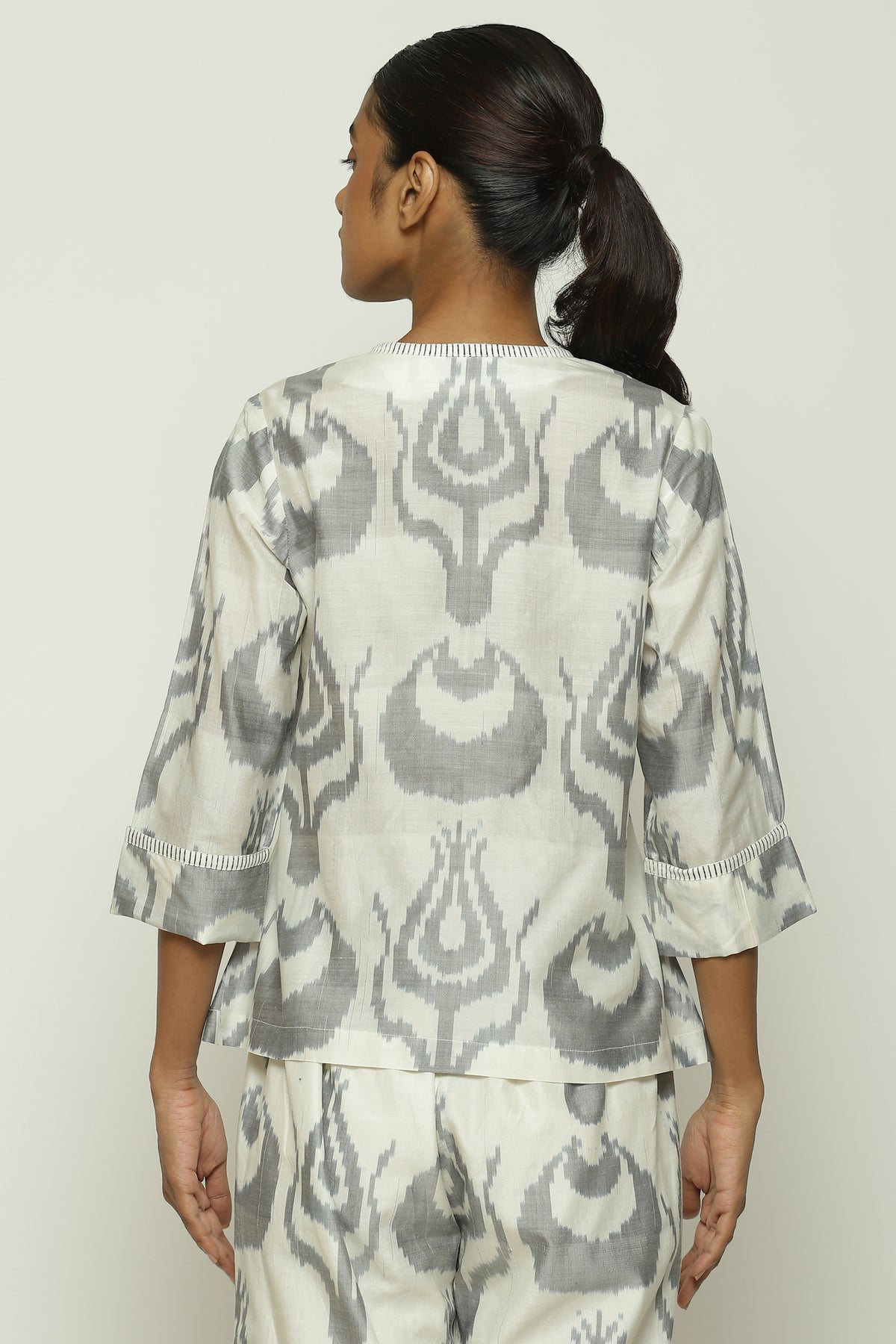 Ikat Ottoman Tulip Top