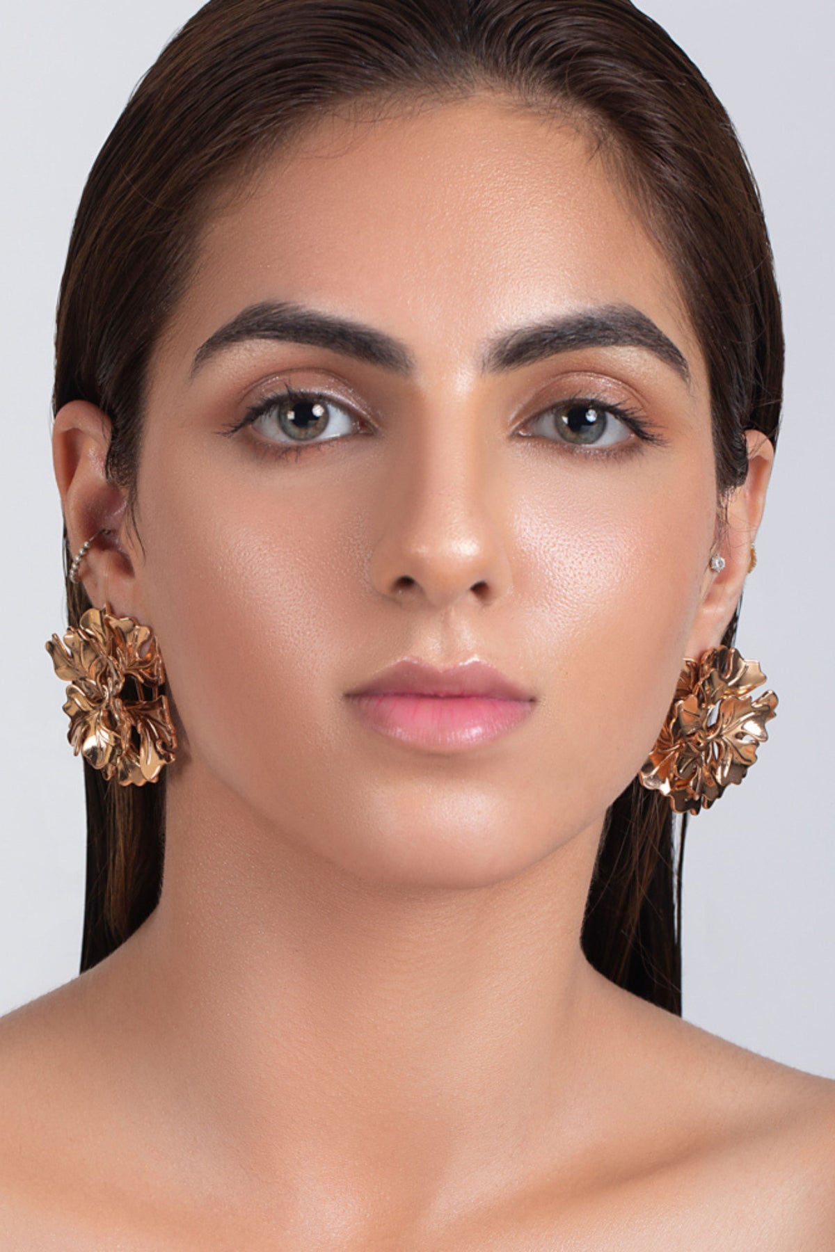 Yellow gold bellis earrings