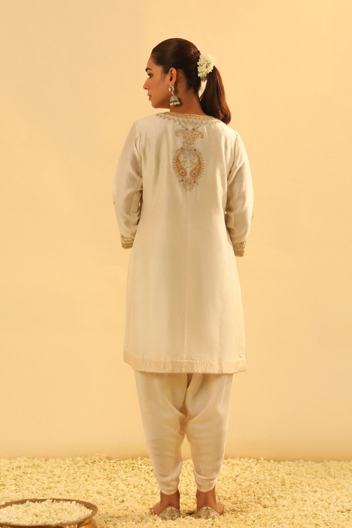 Aashna - Short Ivory Kurta With Dhoti