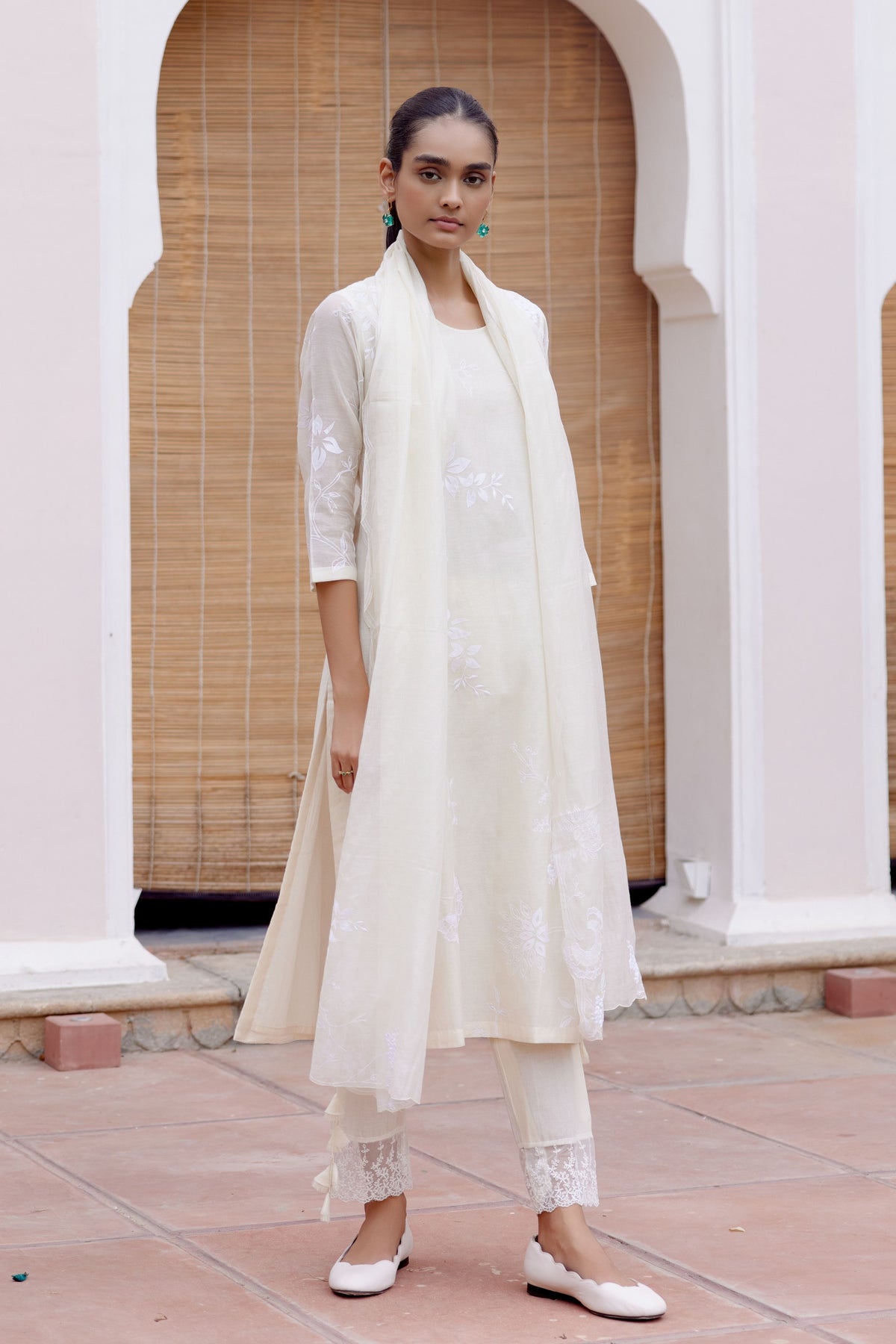 Swan Floral Embroidered Kurta Set