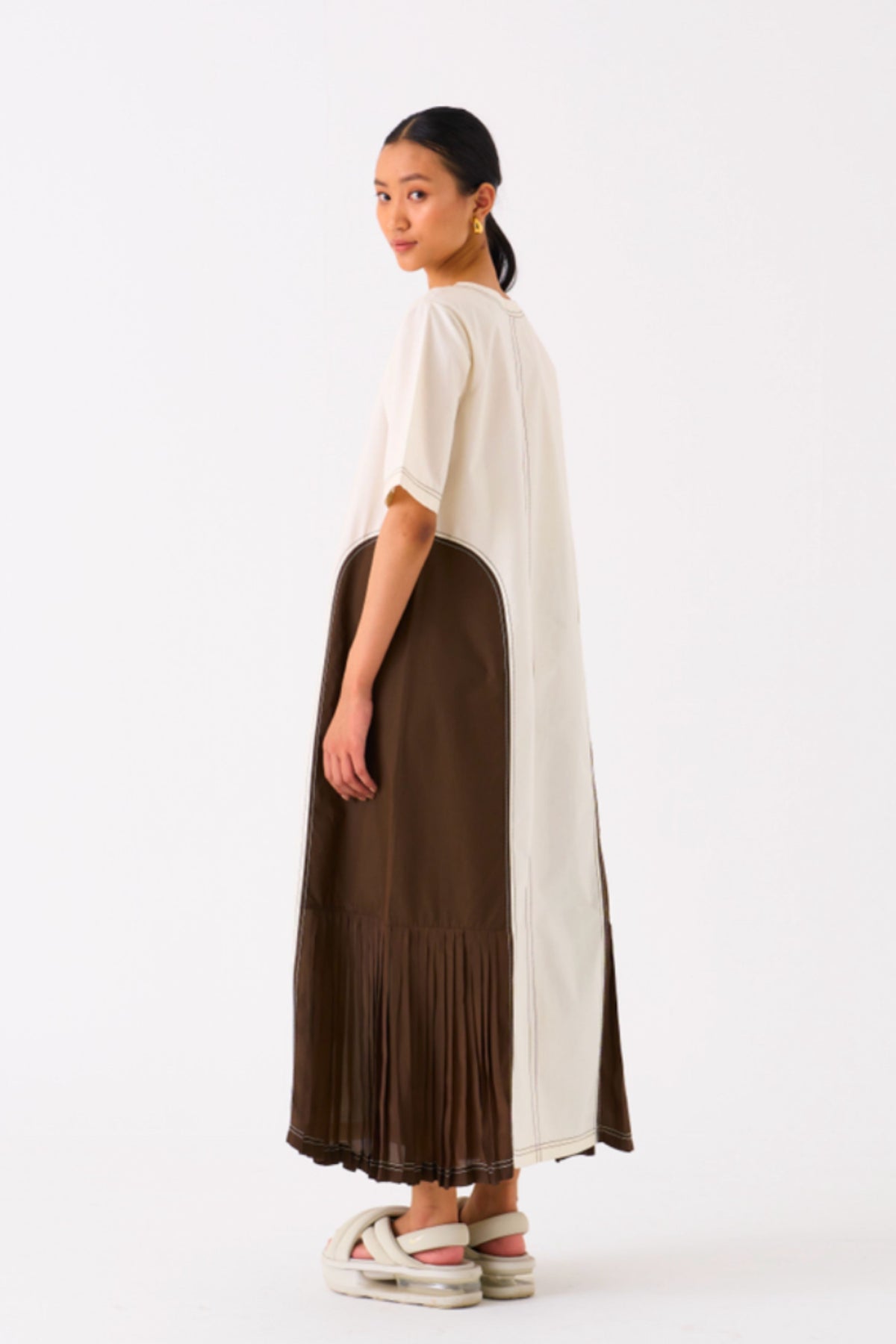 Side U-pleat Ivory Dress