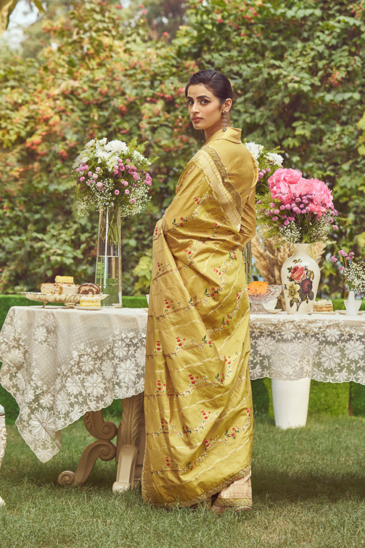 Bumblebee Meenakari Zari Handloom Sari