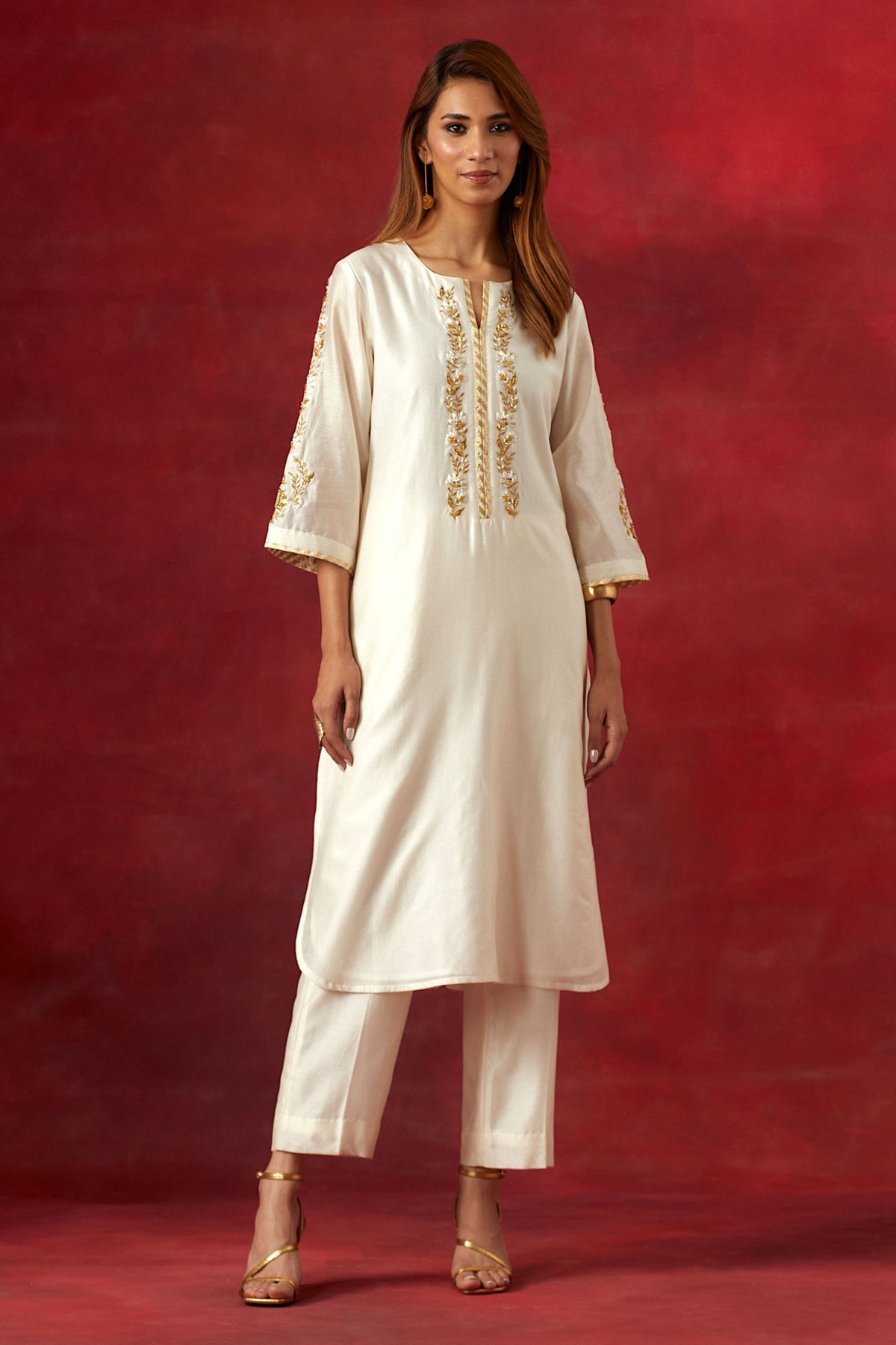 Off-White Round Hem Kurta Set